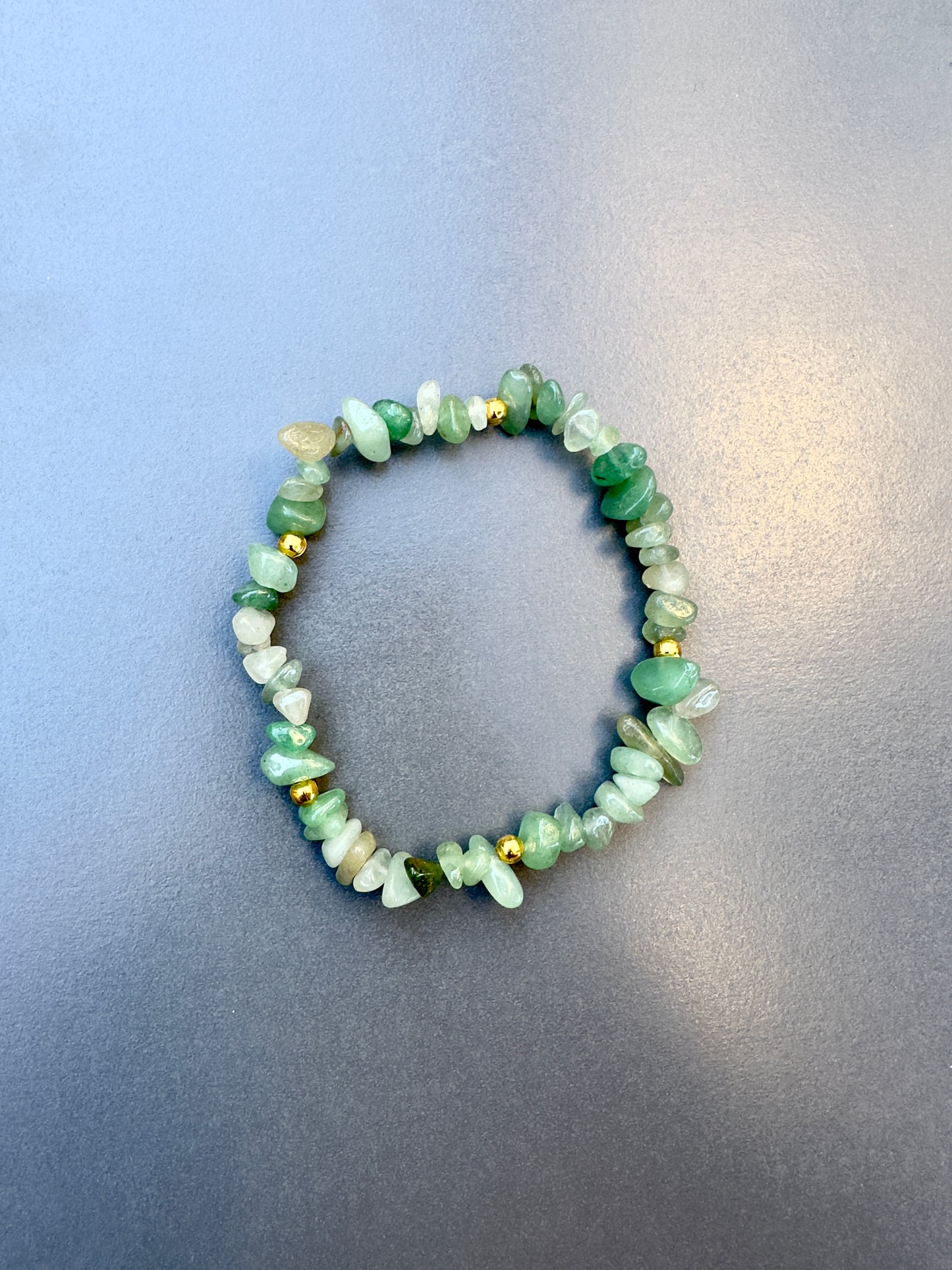 سوار من حجر الأفينتورين الأخضر المتشقق