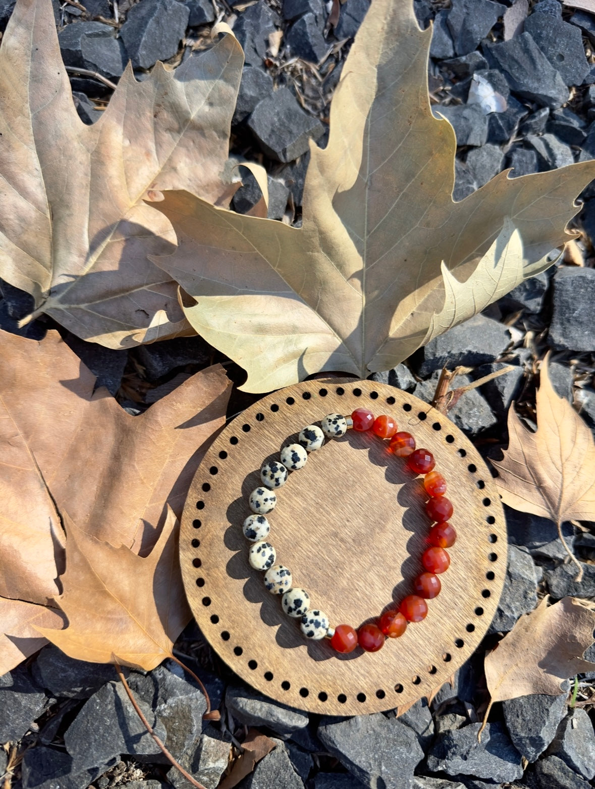 سوار من العقيق الأحمر الدلماسي