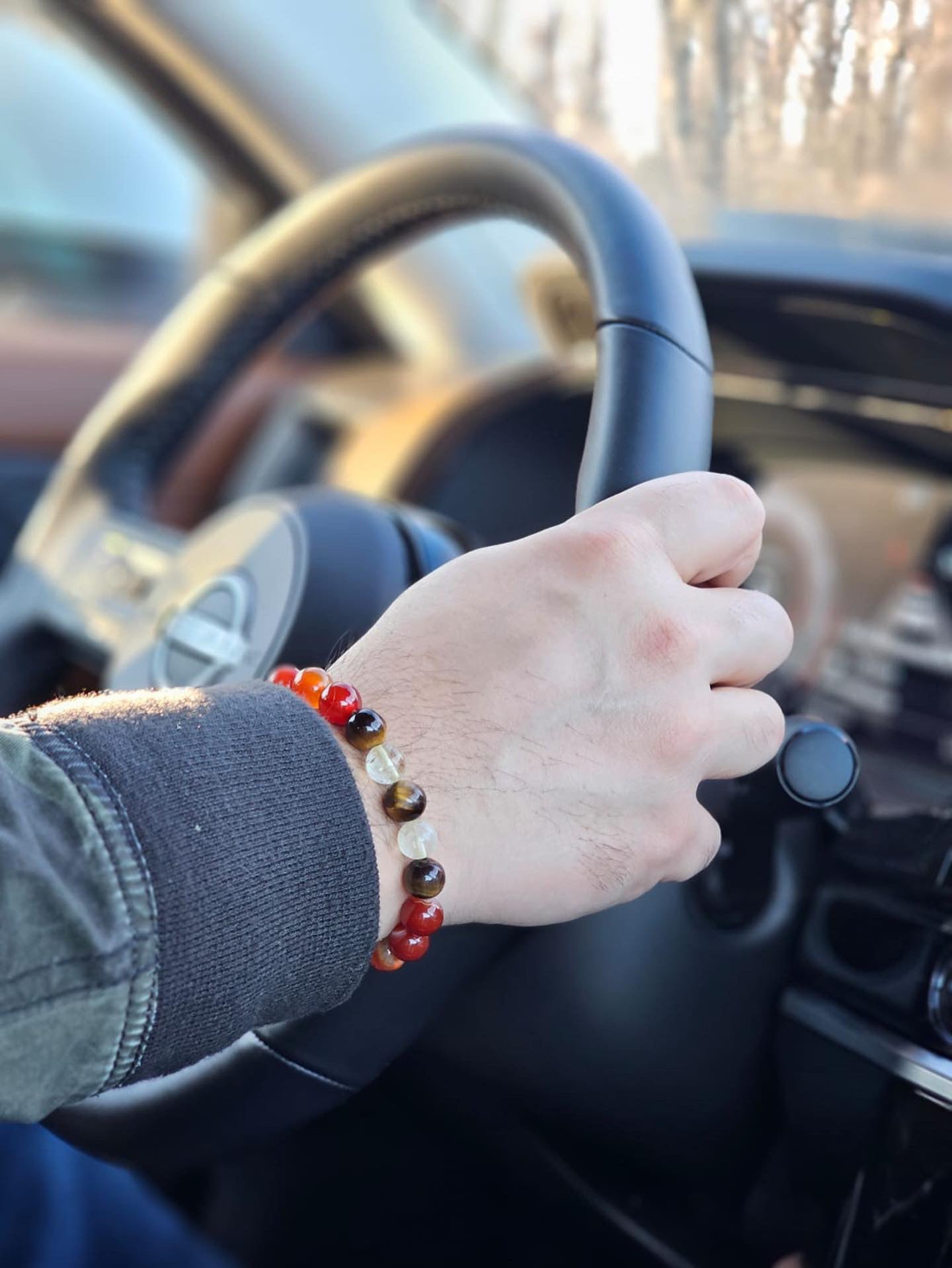 سوار رجالي من العقيق الأحمر والسيترين وعين النمر