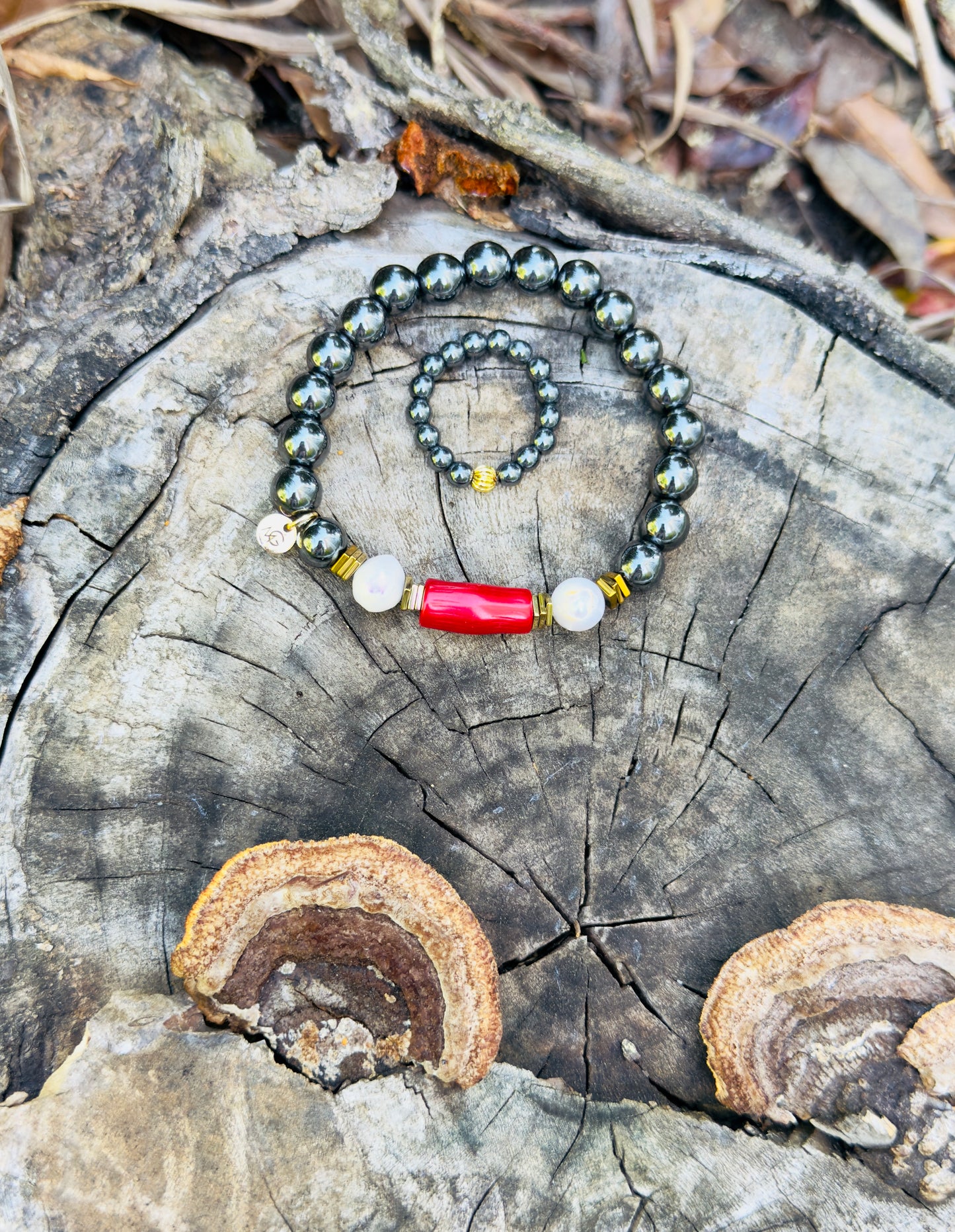Hematite - Natural Pearl - Natural Coral Bracelet with Hematite Ring