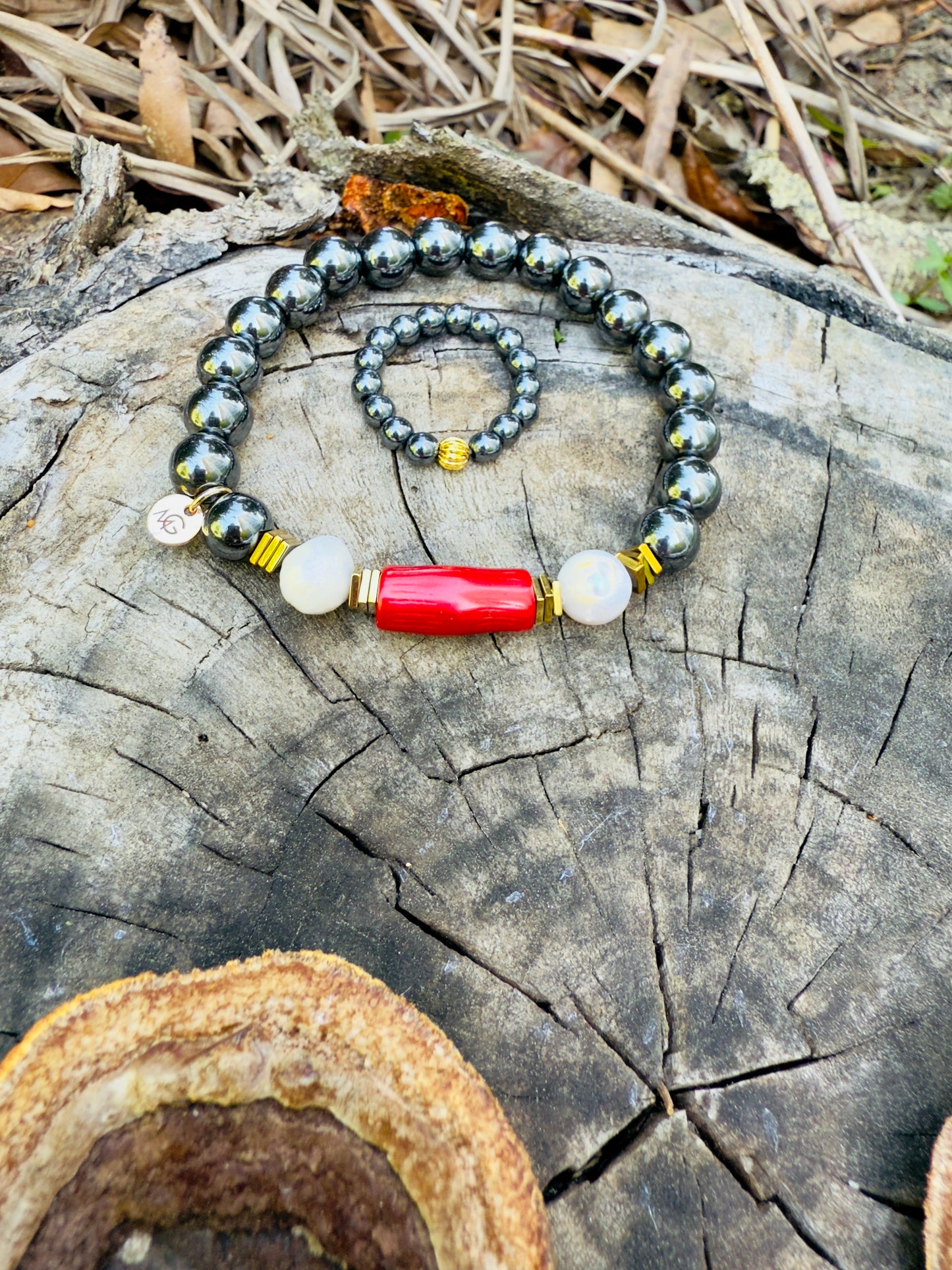 Hematite - Natural Pearl - Natural Coral Bracelet with Hematite Ring