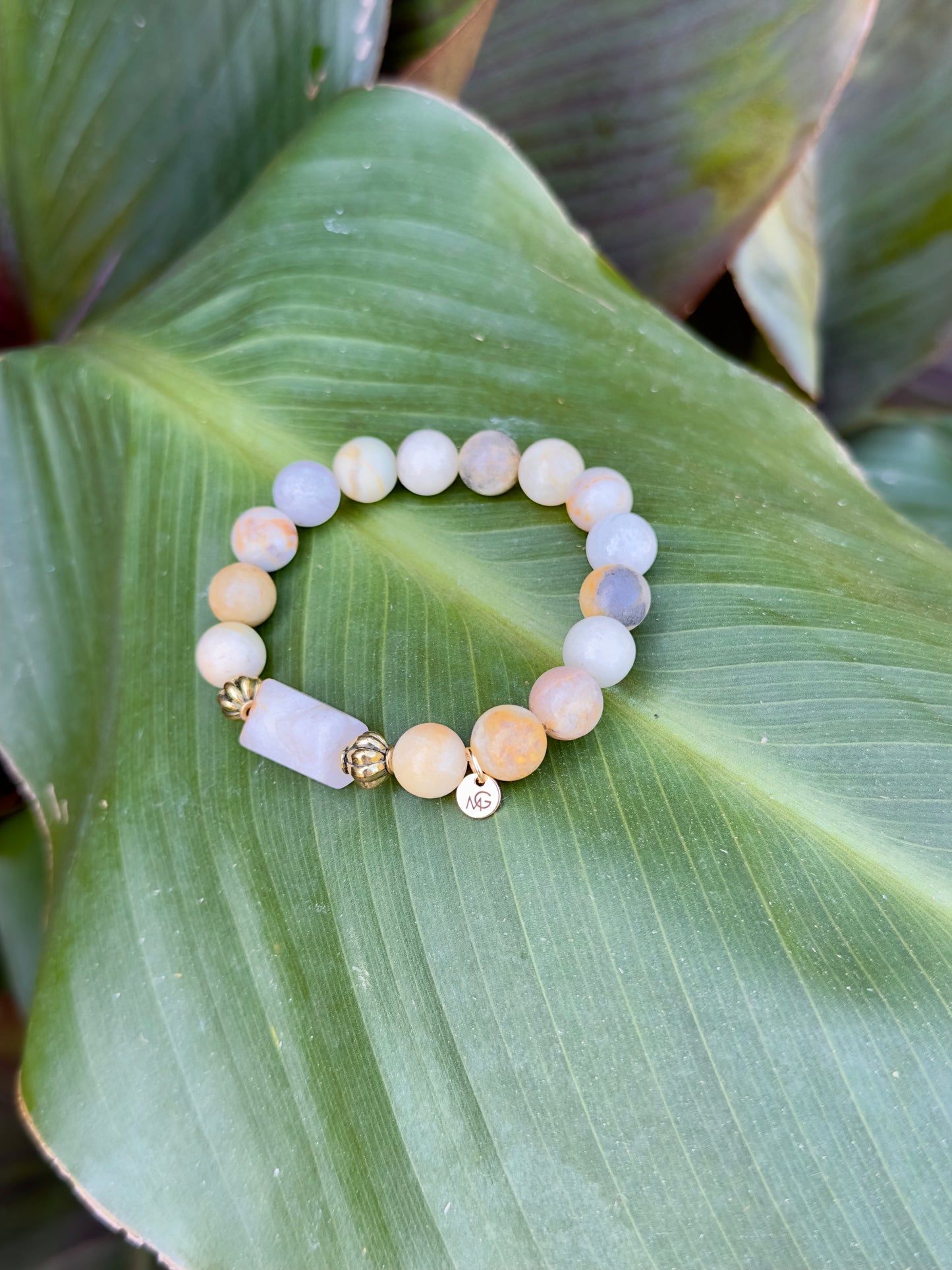 سوار من حجر الأمازونيت وحجر القمر