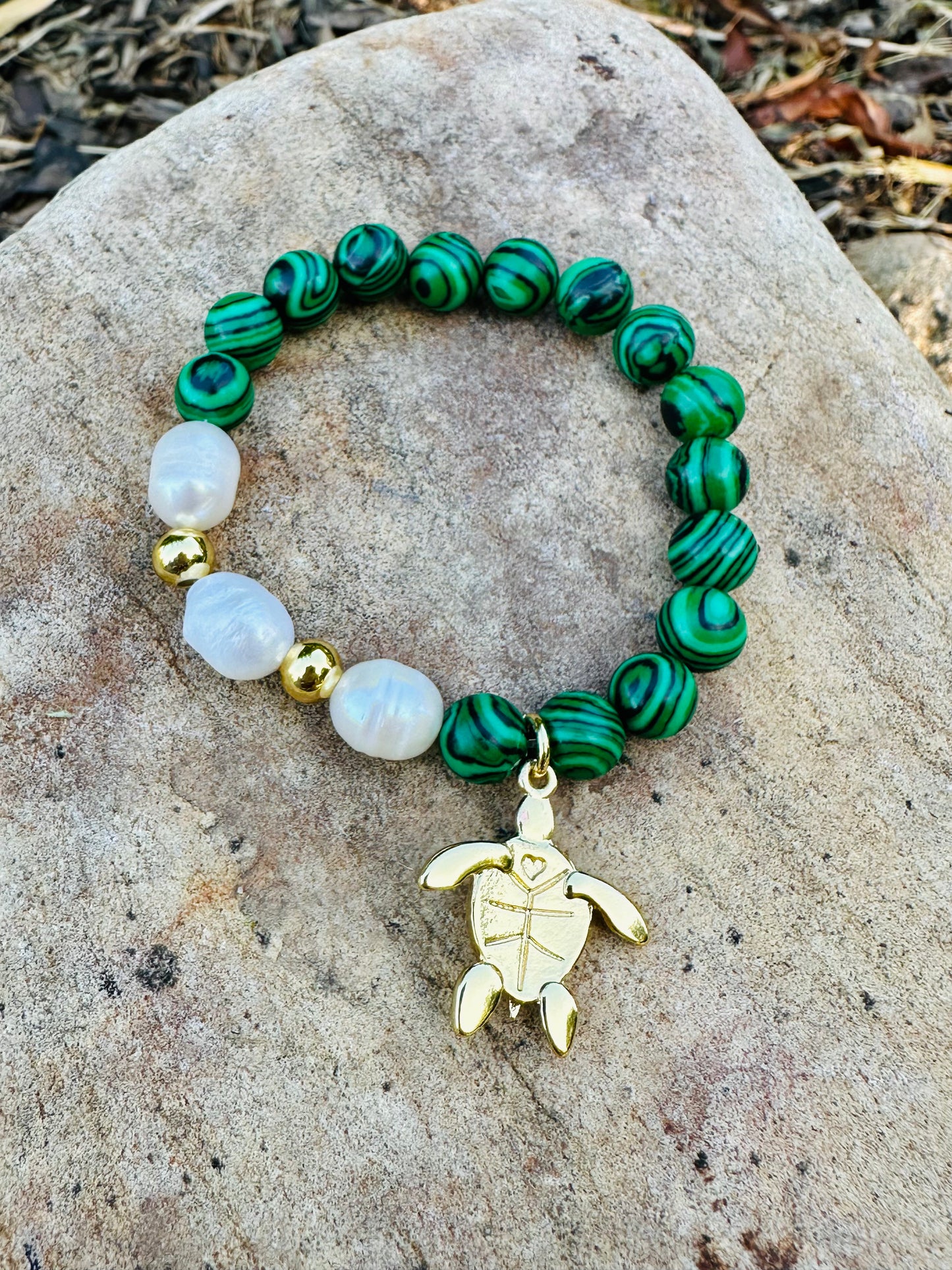 Malachite - Natural Pearl Bracelet with Turtle Charm