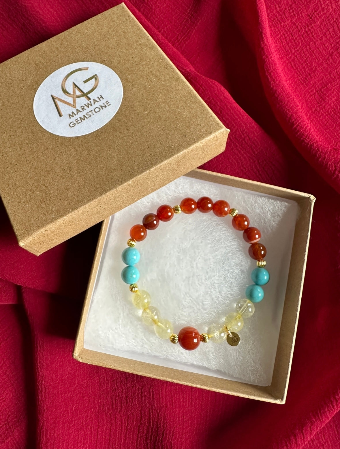 سوار من حجر العقيق الاحمر و حجر السترين مع الفيروز الطبيعي