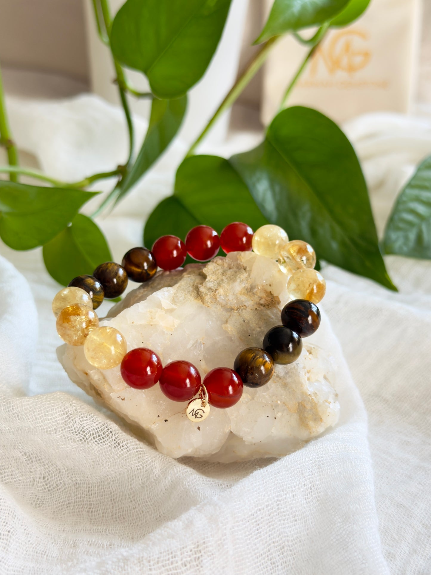 2 Designs of the Wealthy Bracelet