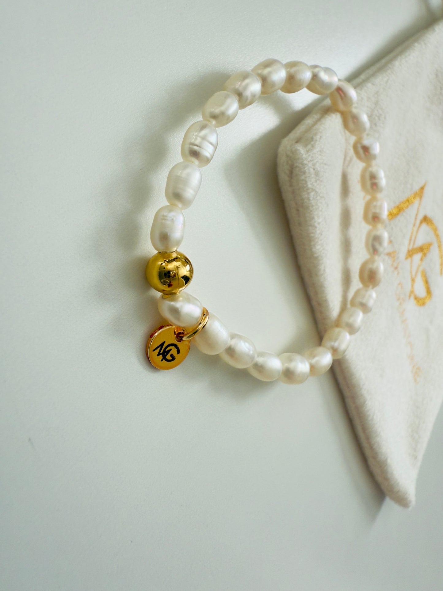 ثلاث تصاميم مختلفة من لؤلؤ المياه العذبة الطبيعي **آختاري تصميمك المفضل