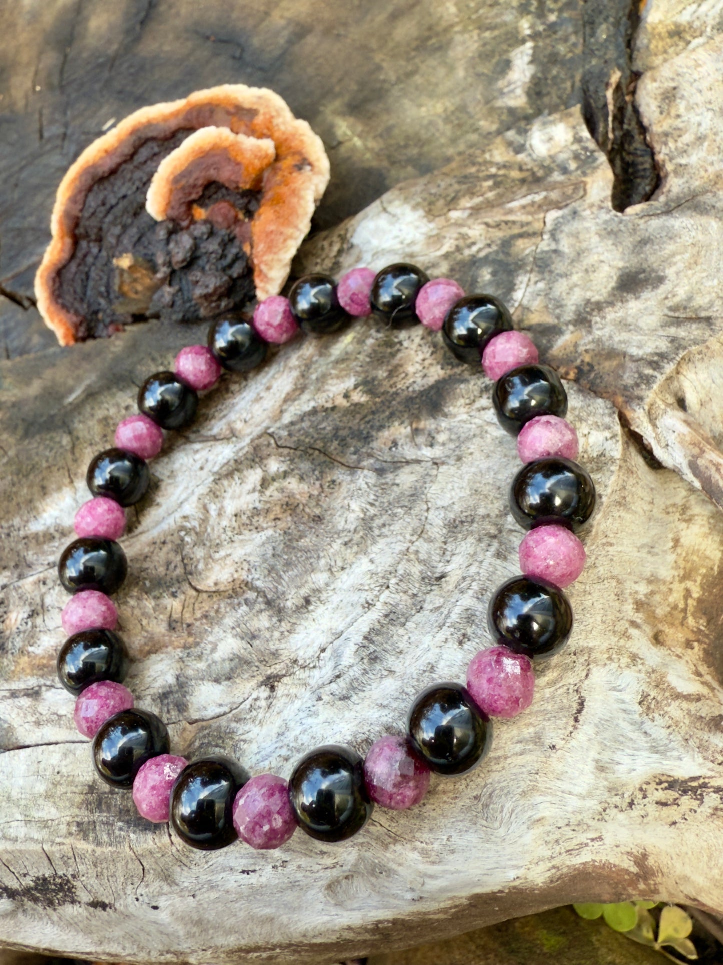 *The New Design Of 2025* Ruby-Black Agate Bracelet