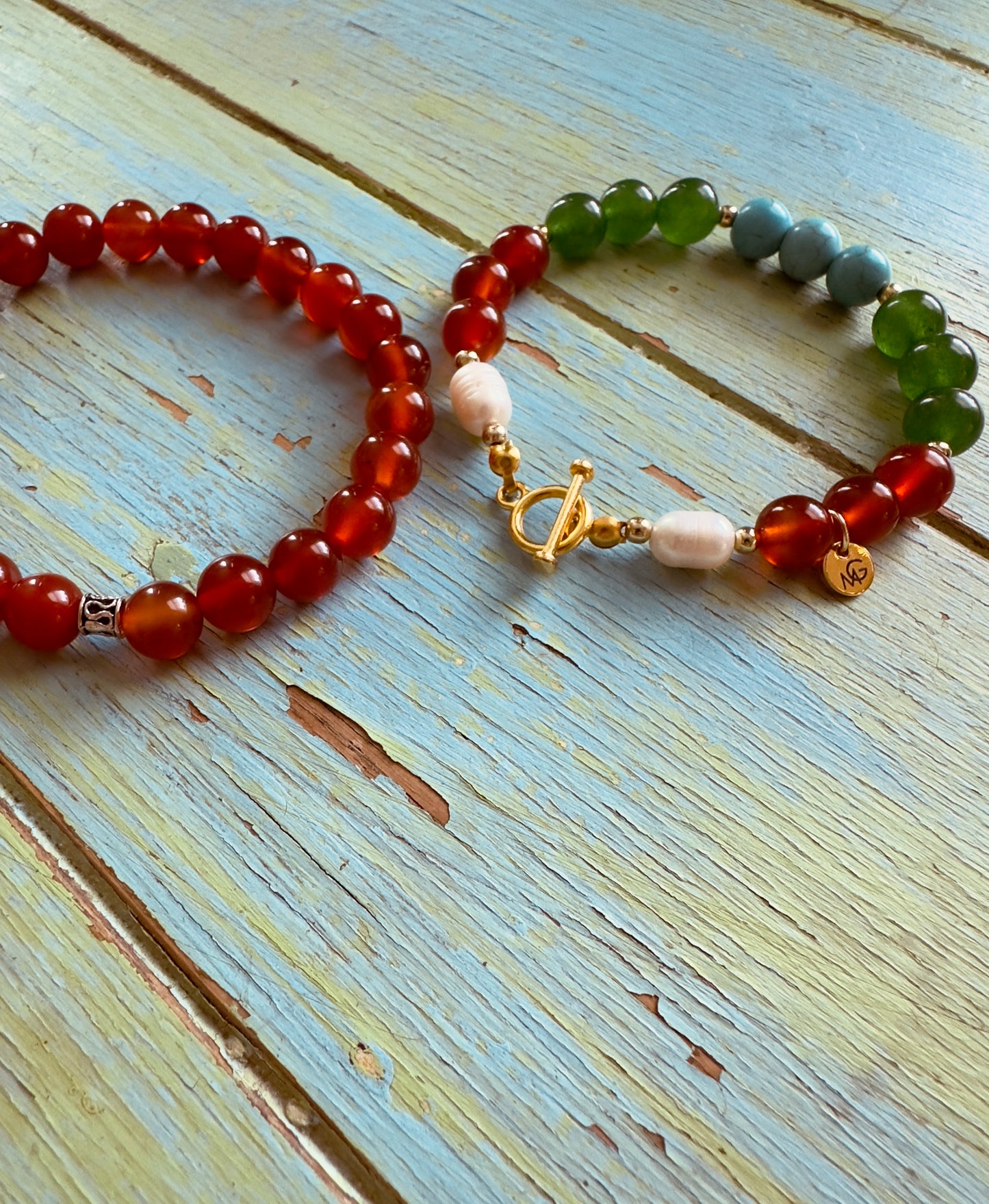 طقم أساور للرجال والنساء من العقيق الأخضر واليشم واللؤلؤ والفيروز