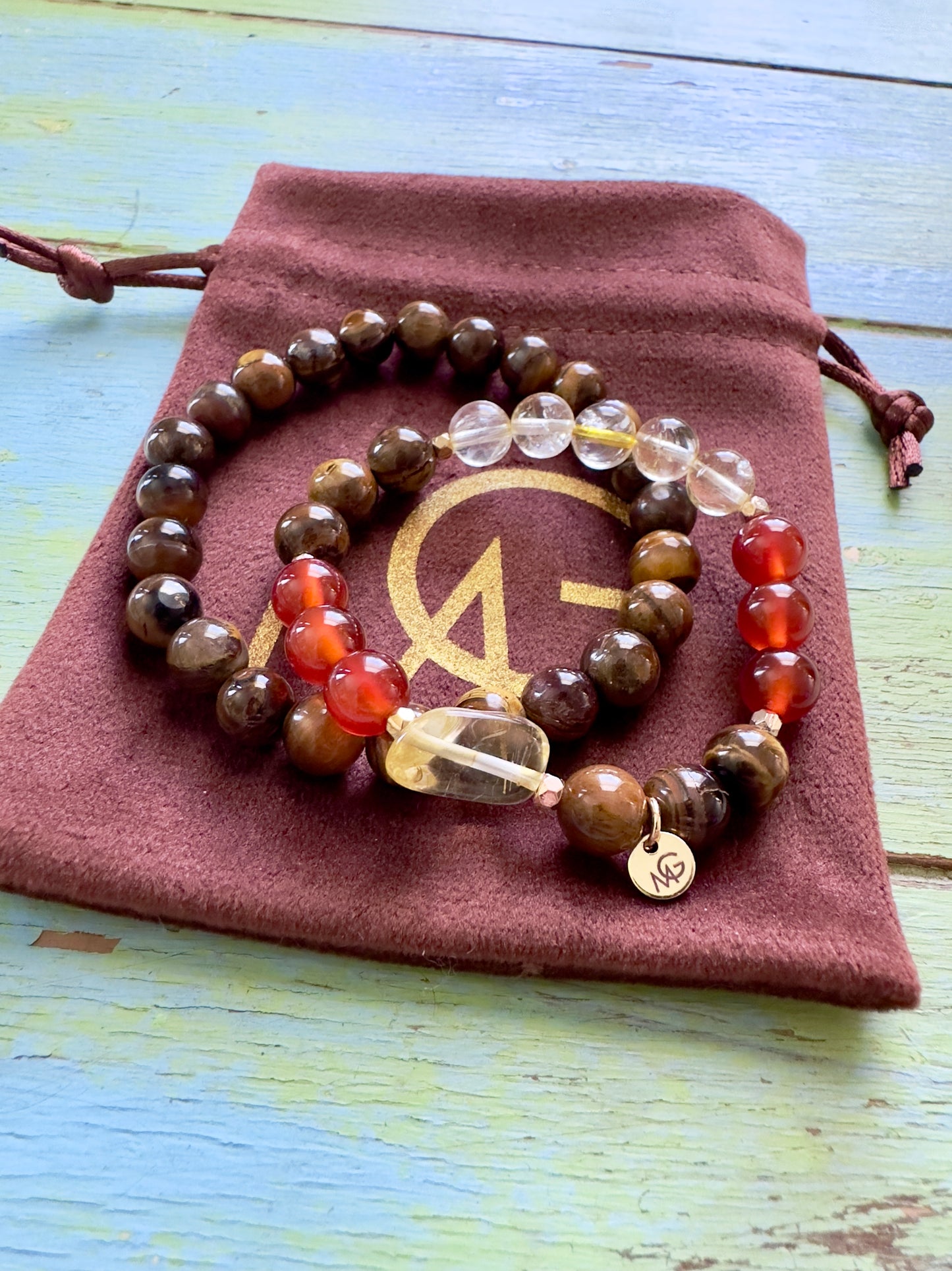 طقم أساور من حجر عين النمر والعقيق الأحمر والسيترين للنساء والرجال