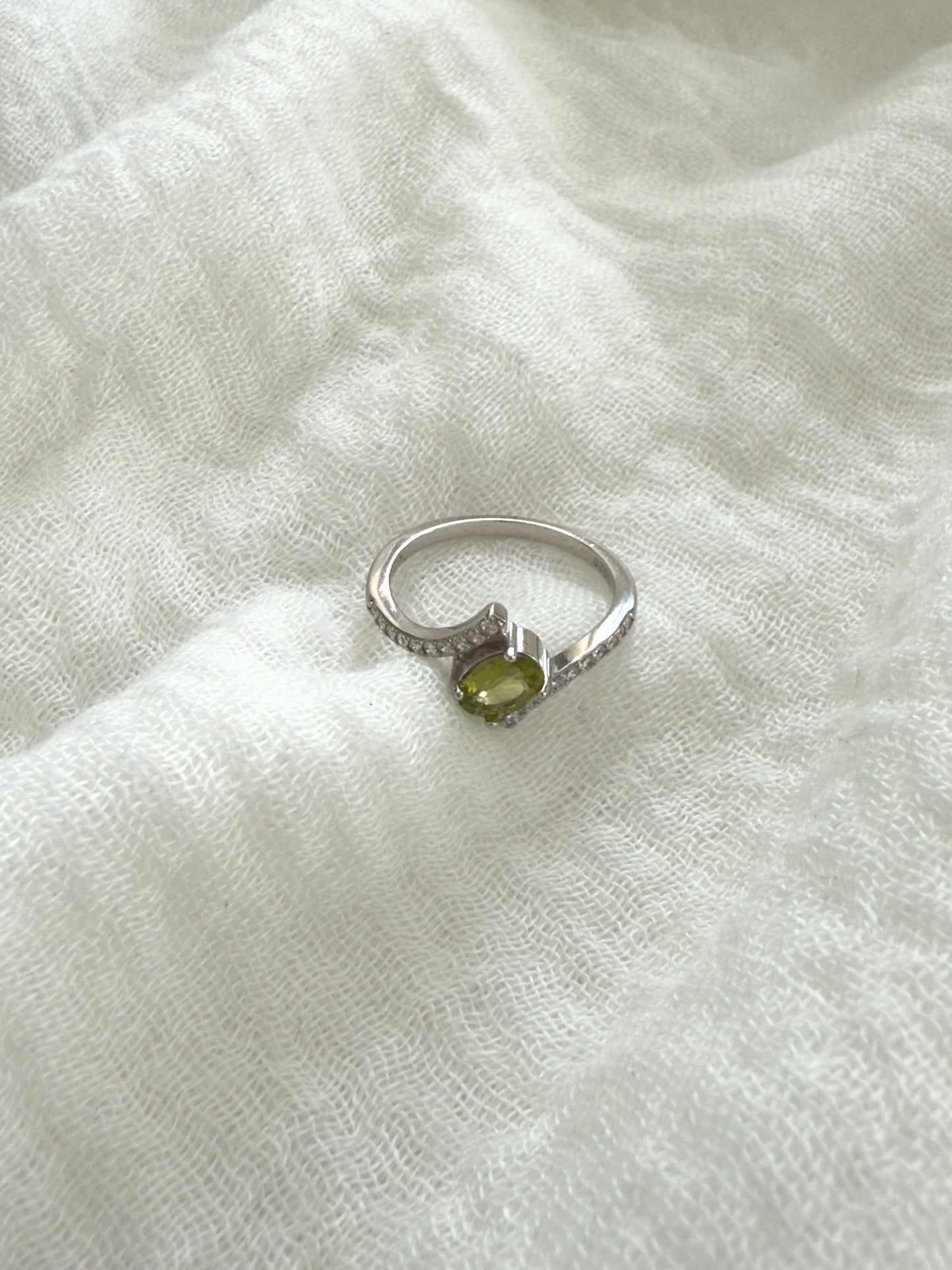 Woman's Design Green Crystal Ring Stirling Silver W/ Zircon