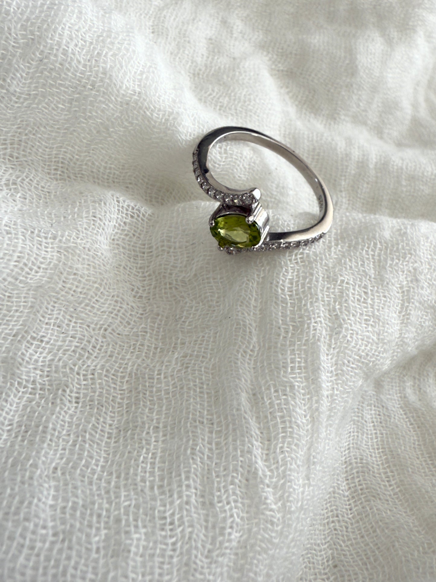 Woman's Design Green Crystal Ring Stirling Silver W/ Zircon