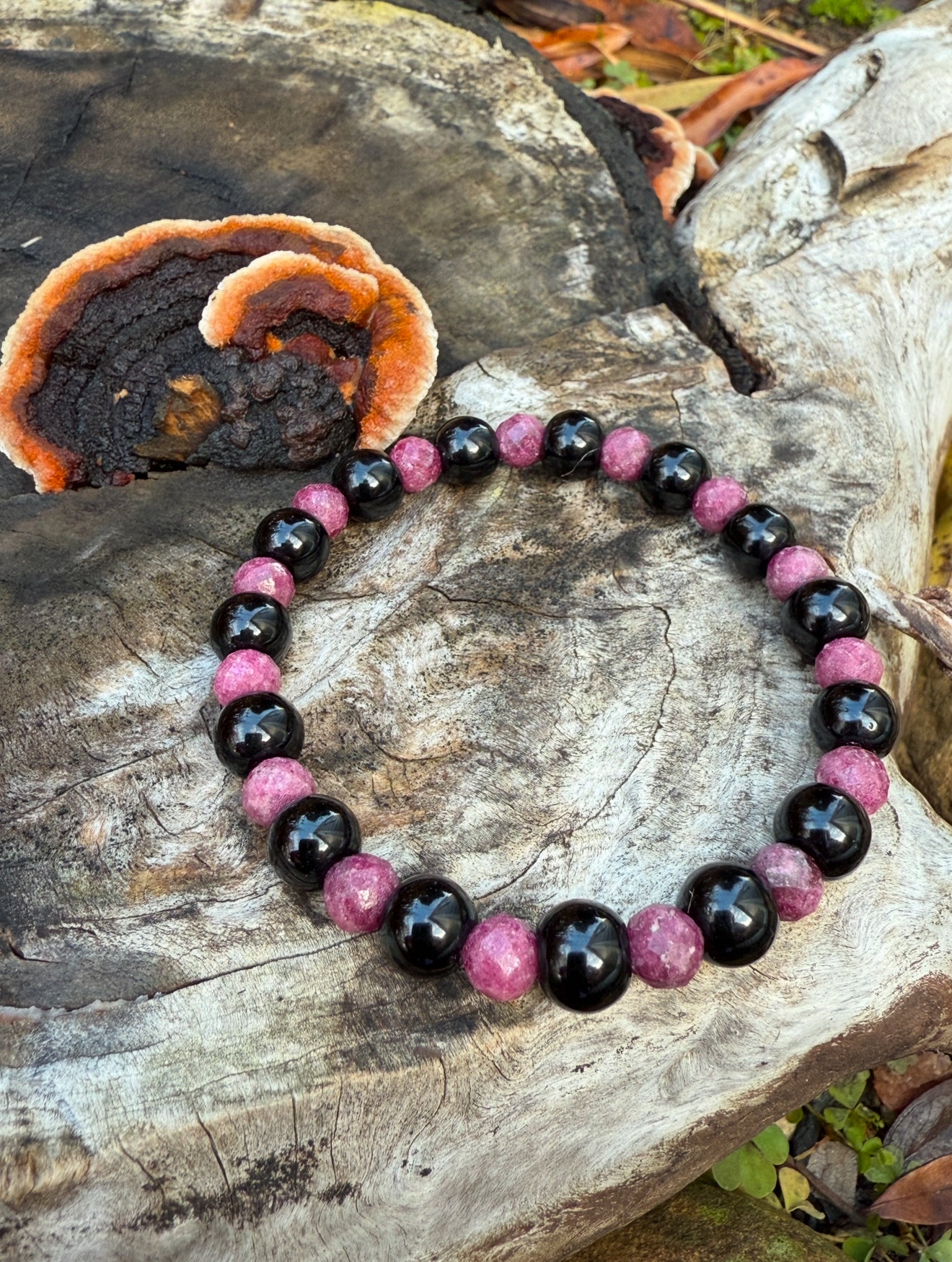 *The New Design Of 2025* Ruby-Black Agate Bracelet