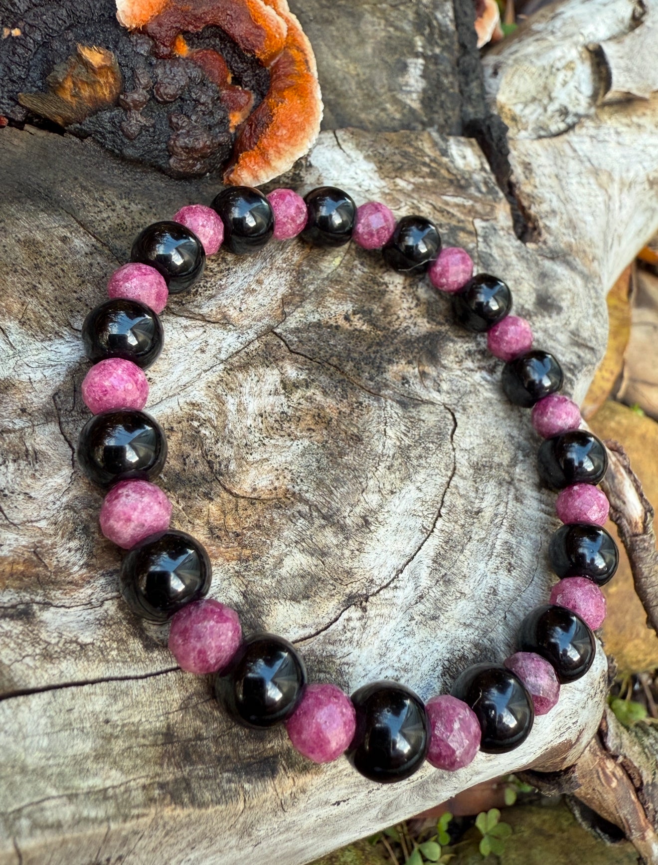 *The New Design Of 2025* Ruby-Black Agate Bracelet