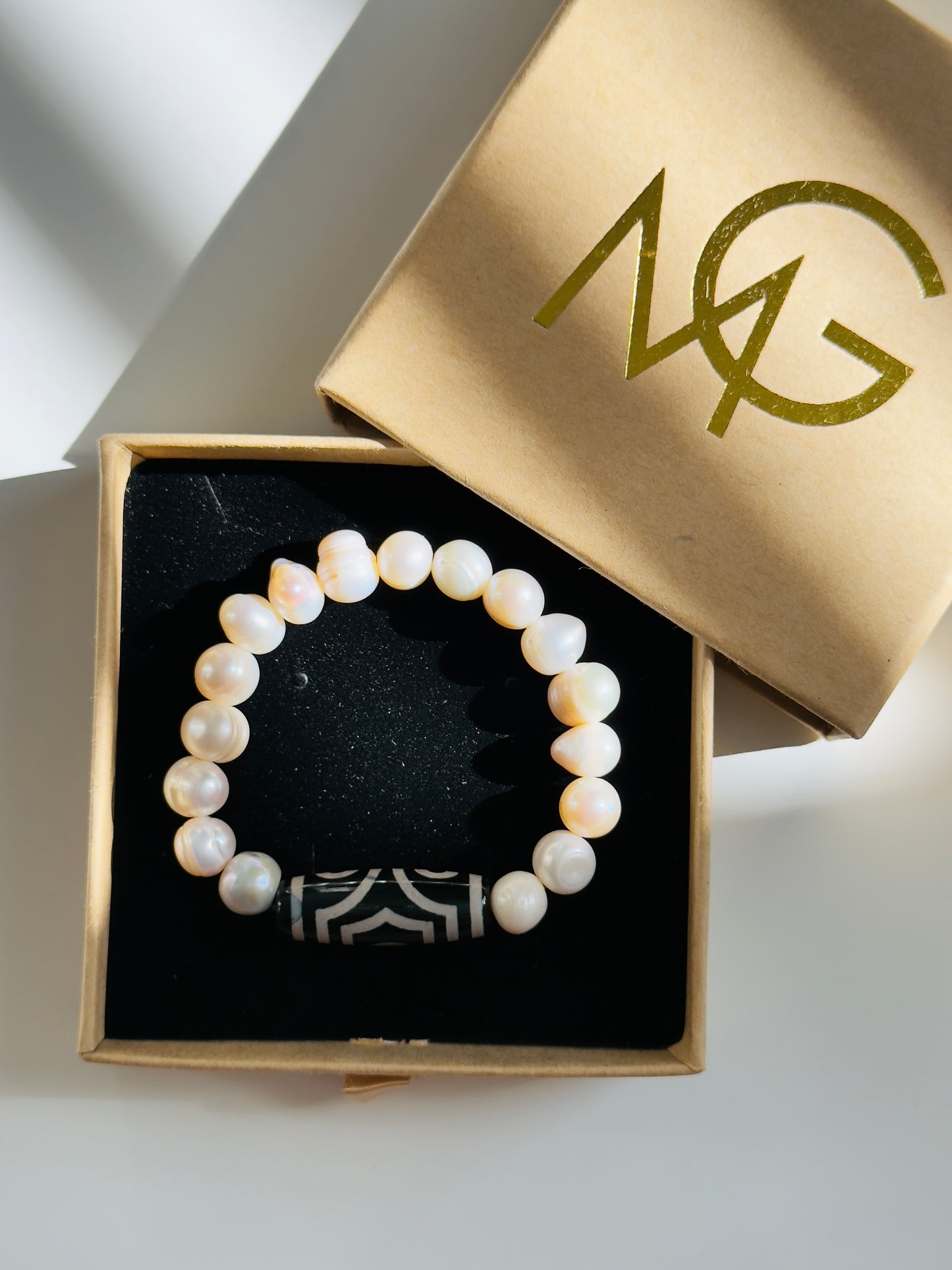 Natural Freshwater Pearl - Tibetan Agate Bracelet