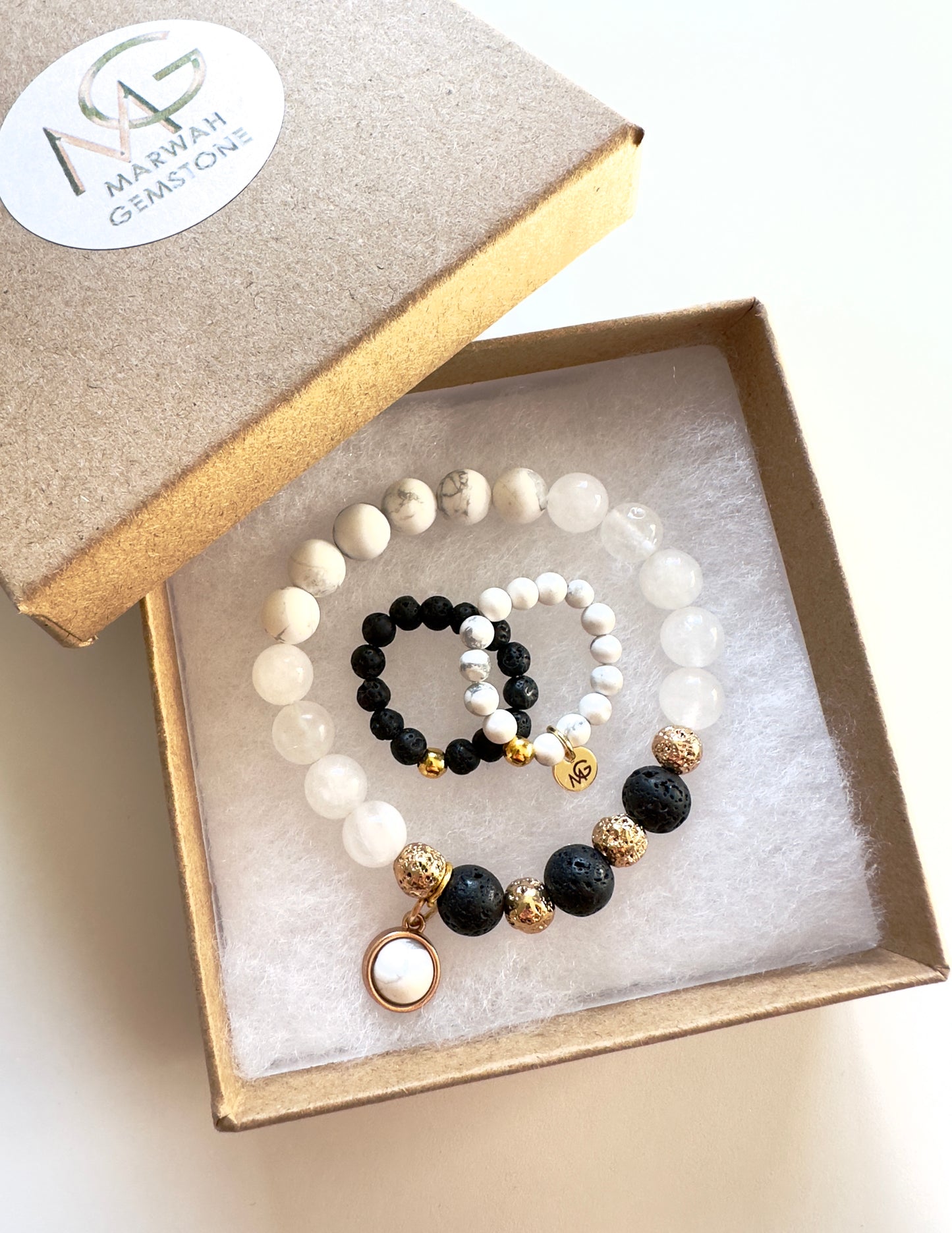 Lava-White Quartz-Howlite Bracelet + 2 Rings