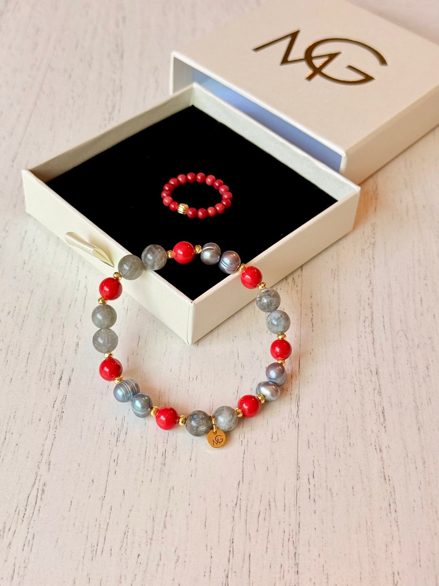 Natural Gray Pearl - Natural Coral - Labradorite