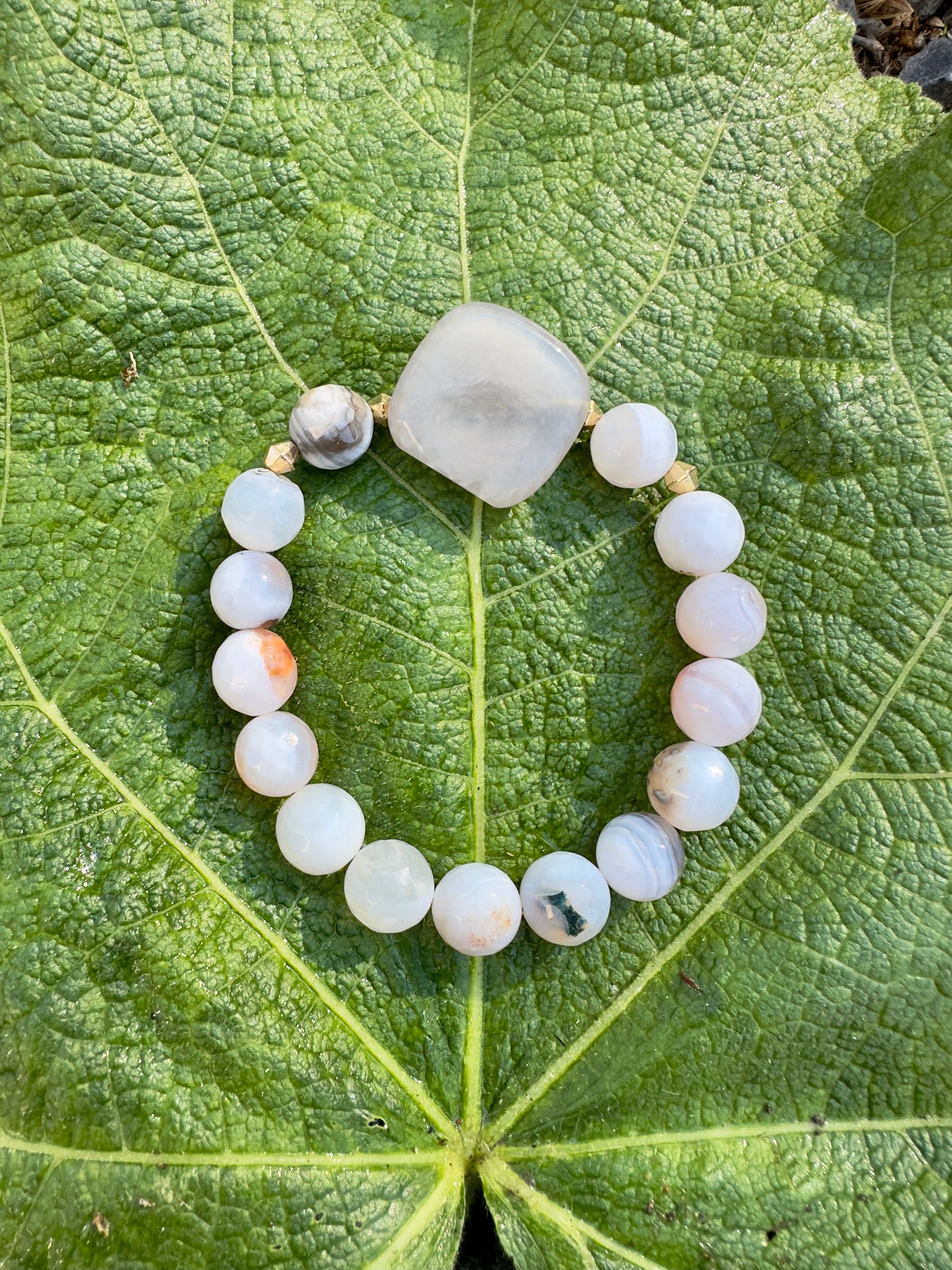 سوار من العقيق الأبيض المتشقق