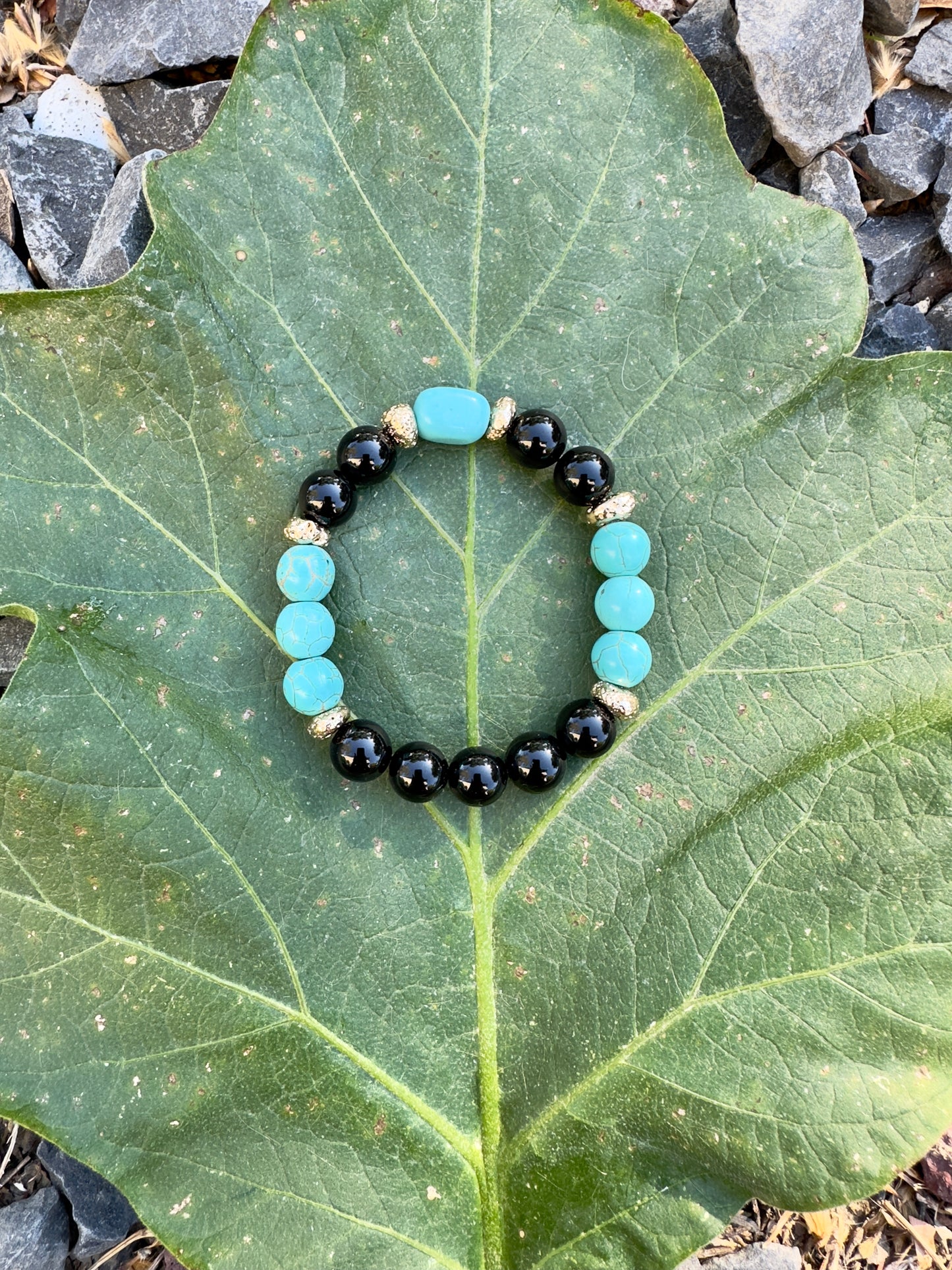 سوار من العقيق الفيروزي الأسود