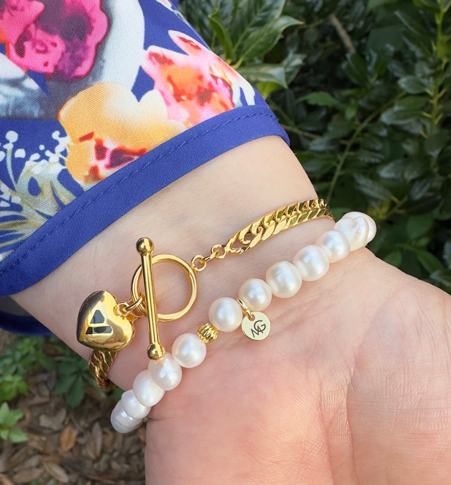 طقم قلادة وأسورة من اللؤلؤ