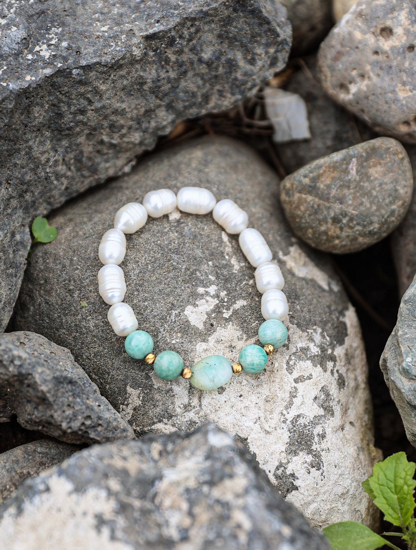 سوار من اللؤلؤ والأمازونيت