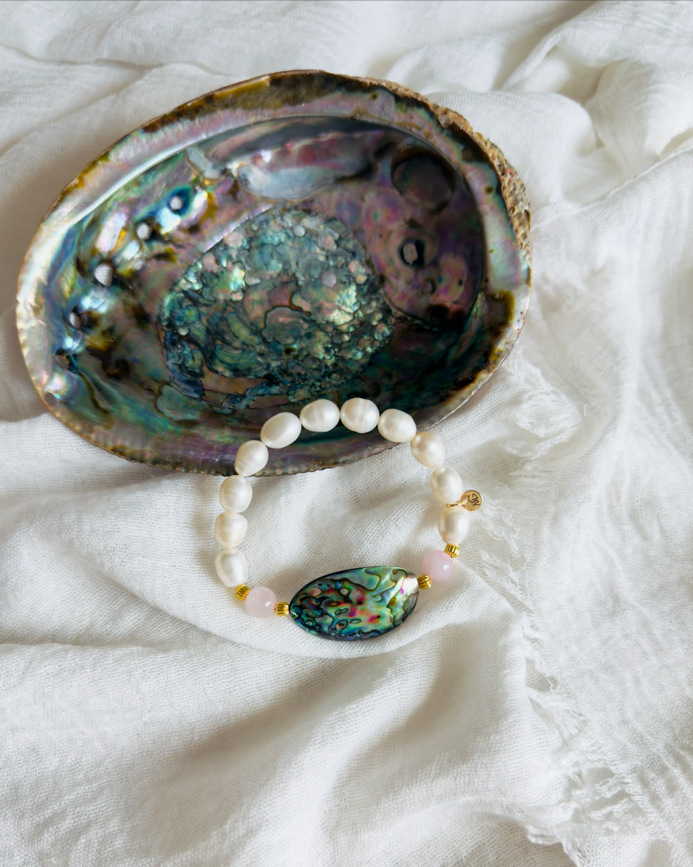 Natural Pearls - Rose Quartz - Natural Shell Bracelet and Ring Set