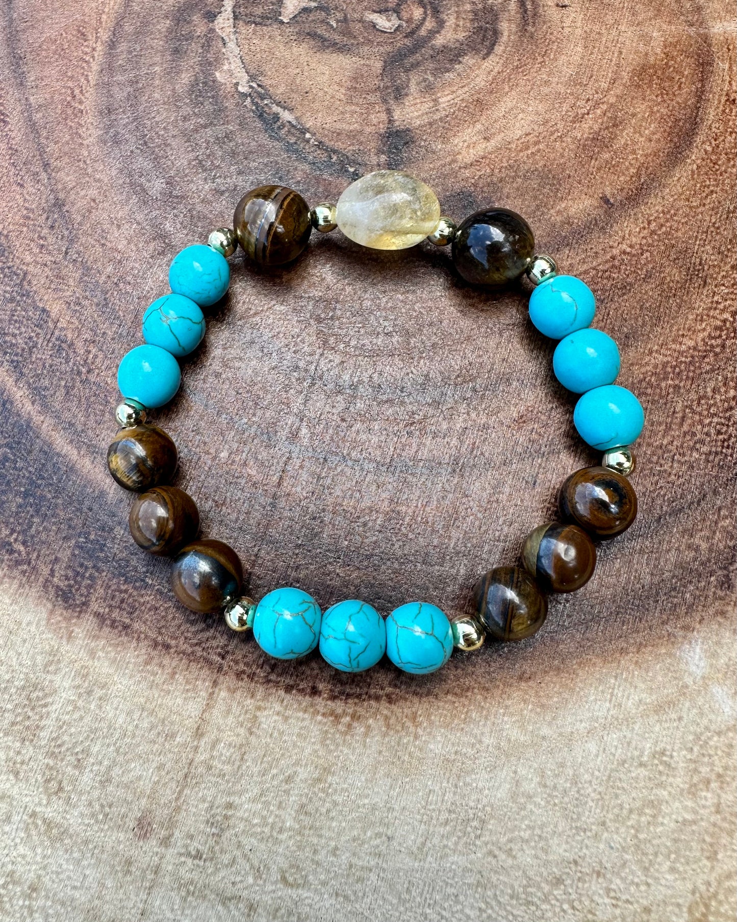 سوار من الفيروز وعين النمر والسيترين