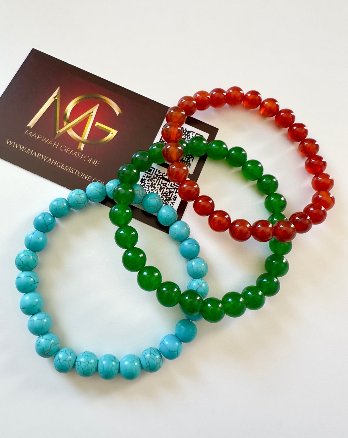 طقم أساور من العقيق الأحمر واليشم الأخضر والفيروز