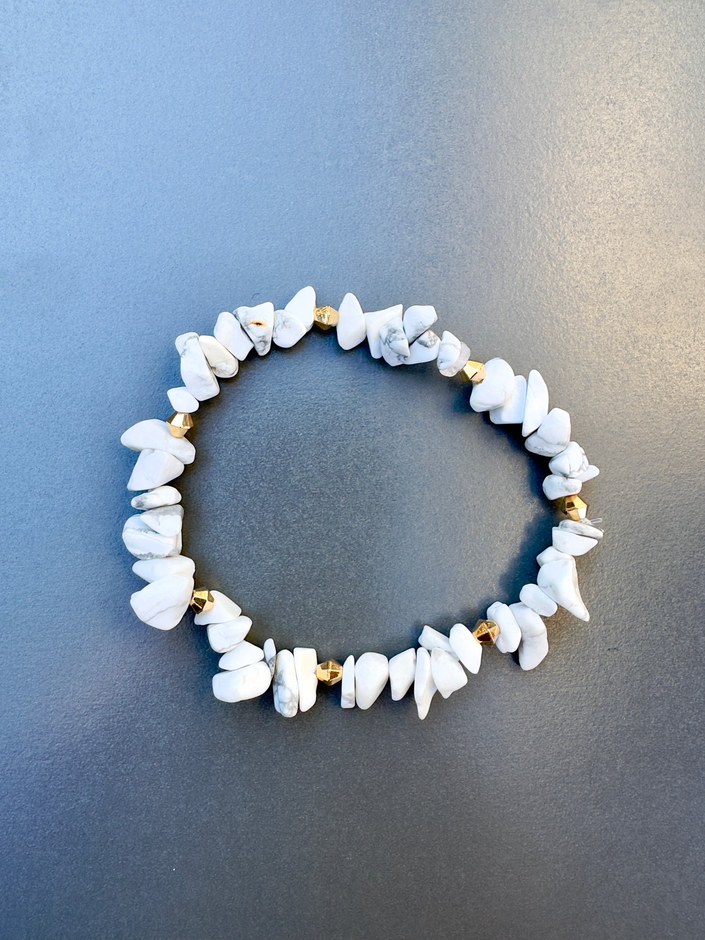 سوار من حجر الهاوليت المشقوق