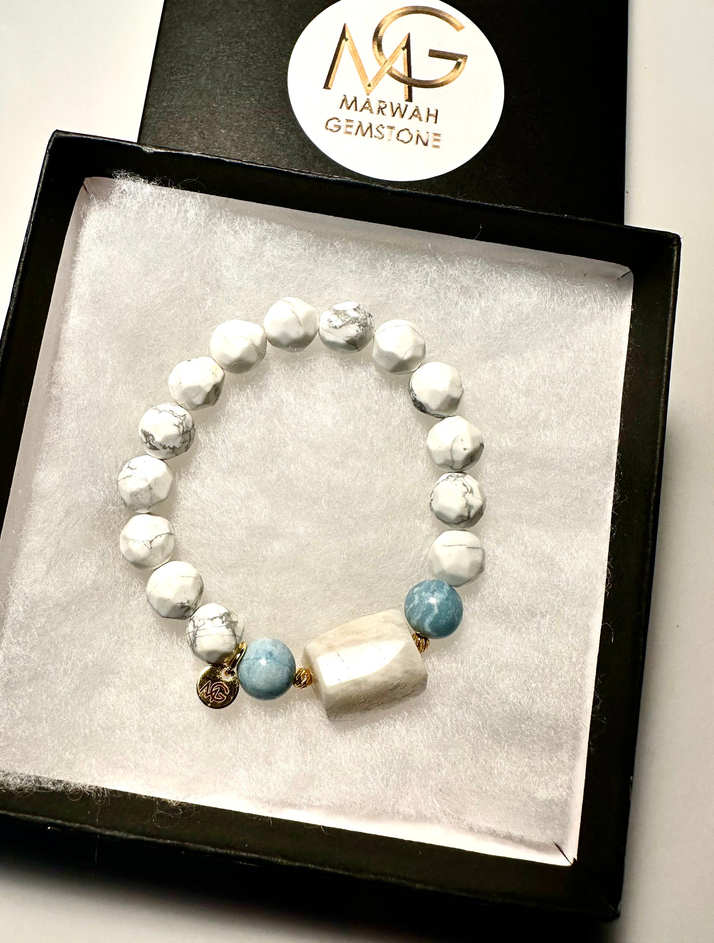 مجموعة هاوليت (للرجال) + هاوليت-مونستون-لاريمار (للنساء) للرجال والنساء (ذهب عيار 21)