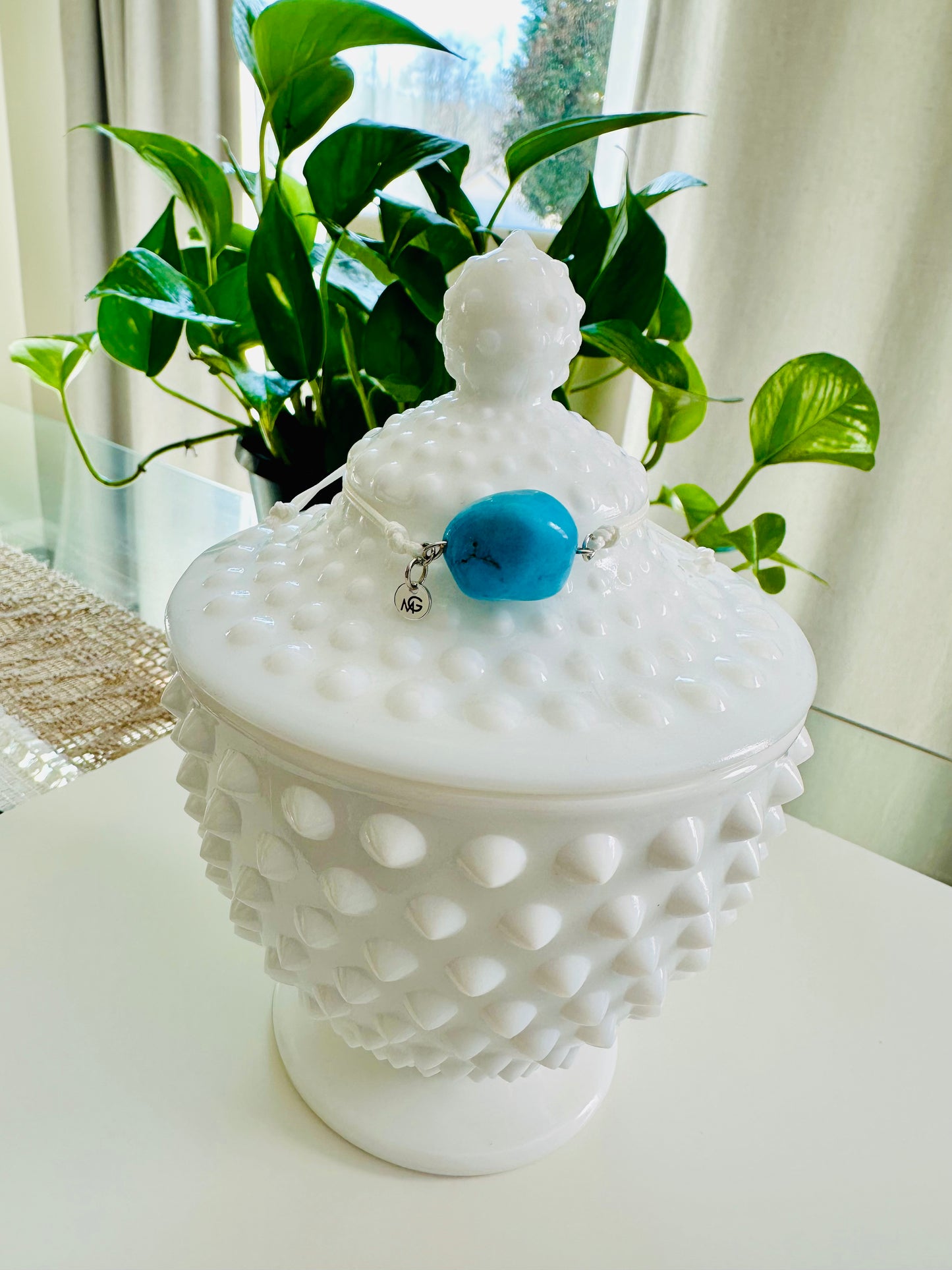 سوار جلدي أبيض فيروزي خام قابل للتعديل