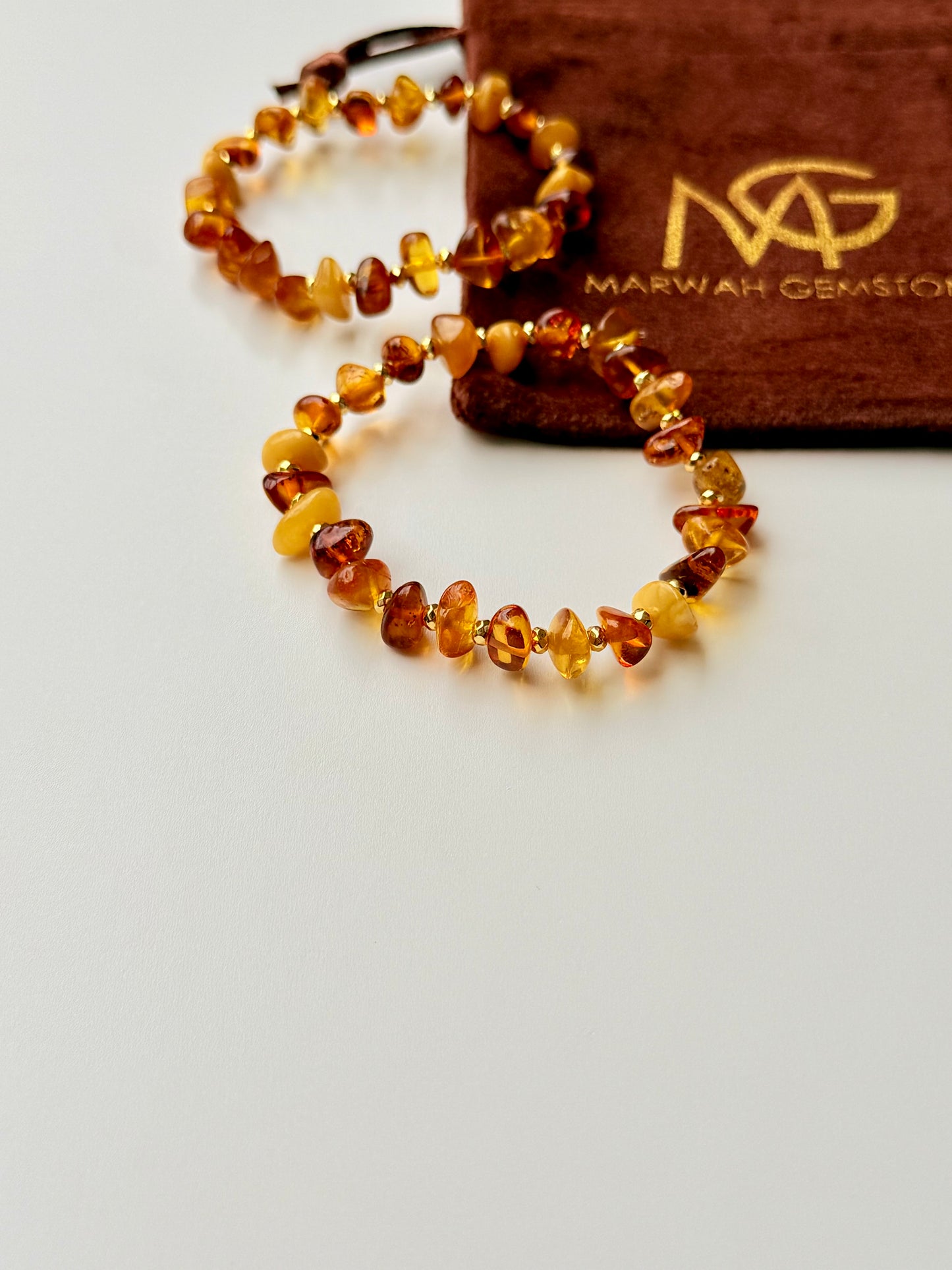 سوار كهرمان طبيعي شكل كسر غير منتظم 