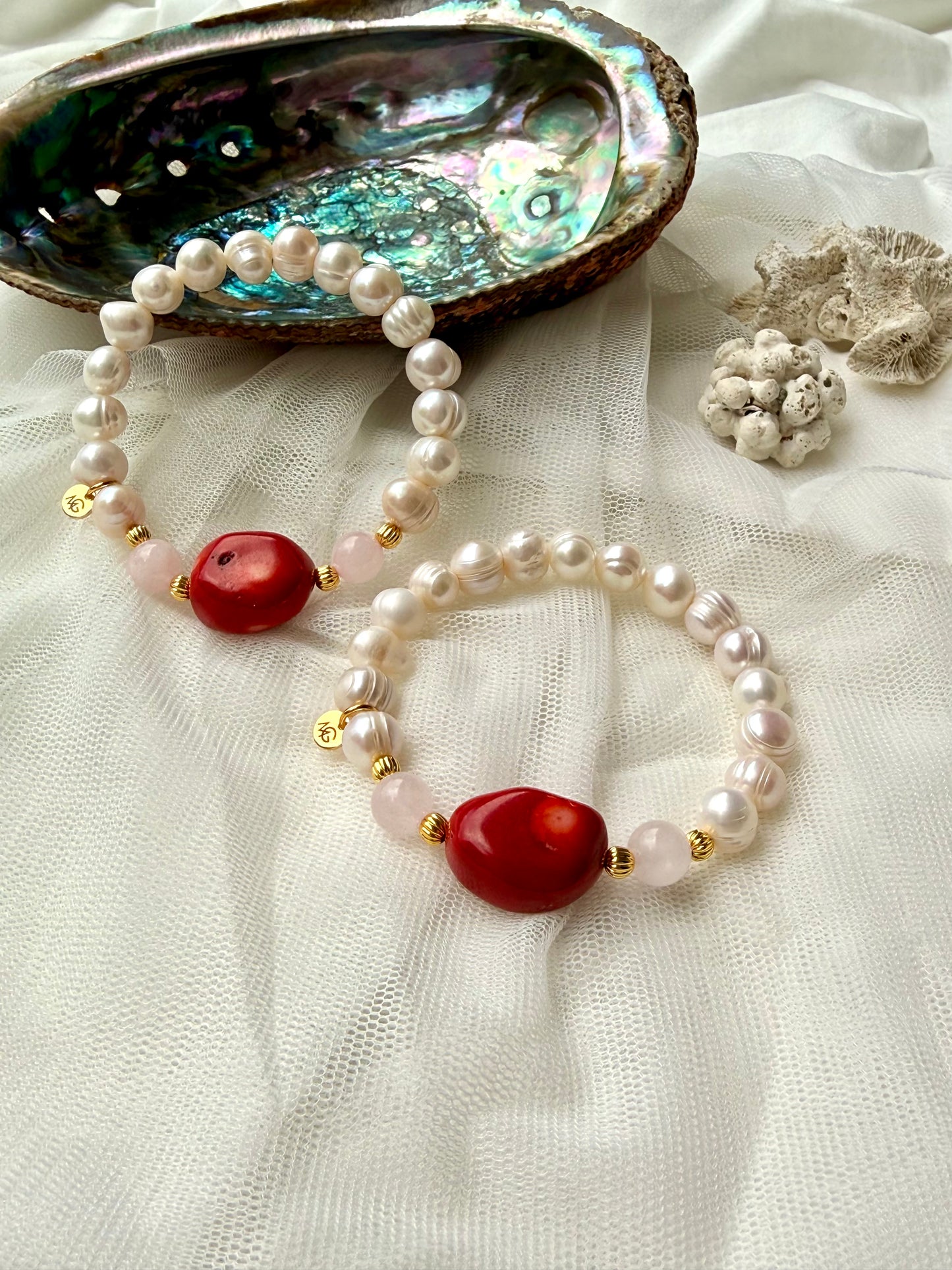 لؤلؤ مياه عذبة طبيعية مع حجر الحب الروز كوارتز ومرجان تونسي 