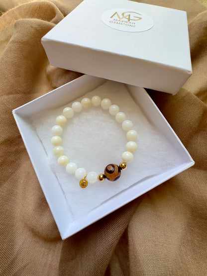 Natural River Shell-Tibetan Agate Bracelet with Plated 14 Golden Spacers