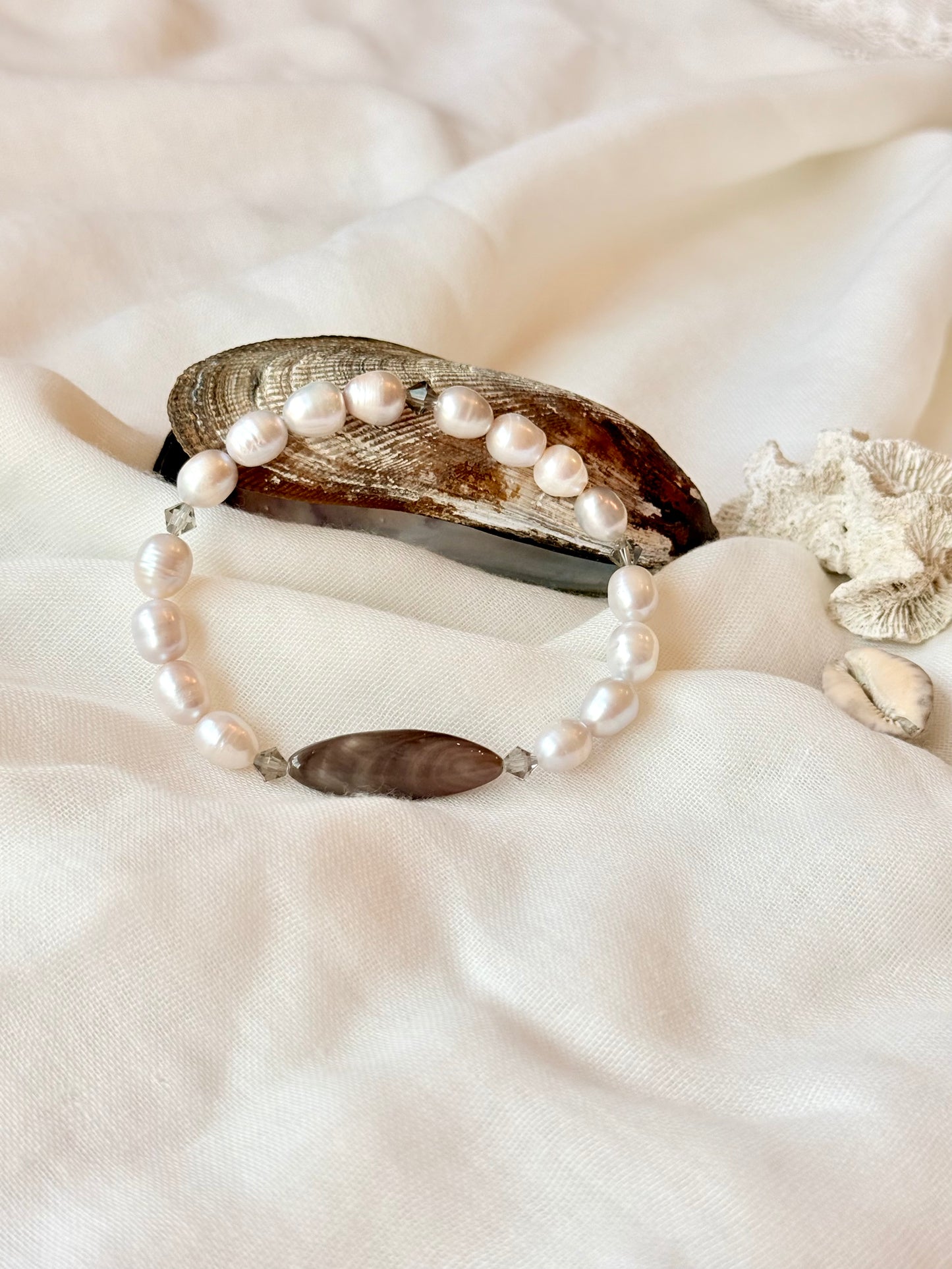 Freshwater Pearls - Gray Seashell Bracelet with Swarovski Spacers