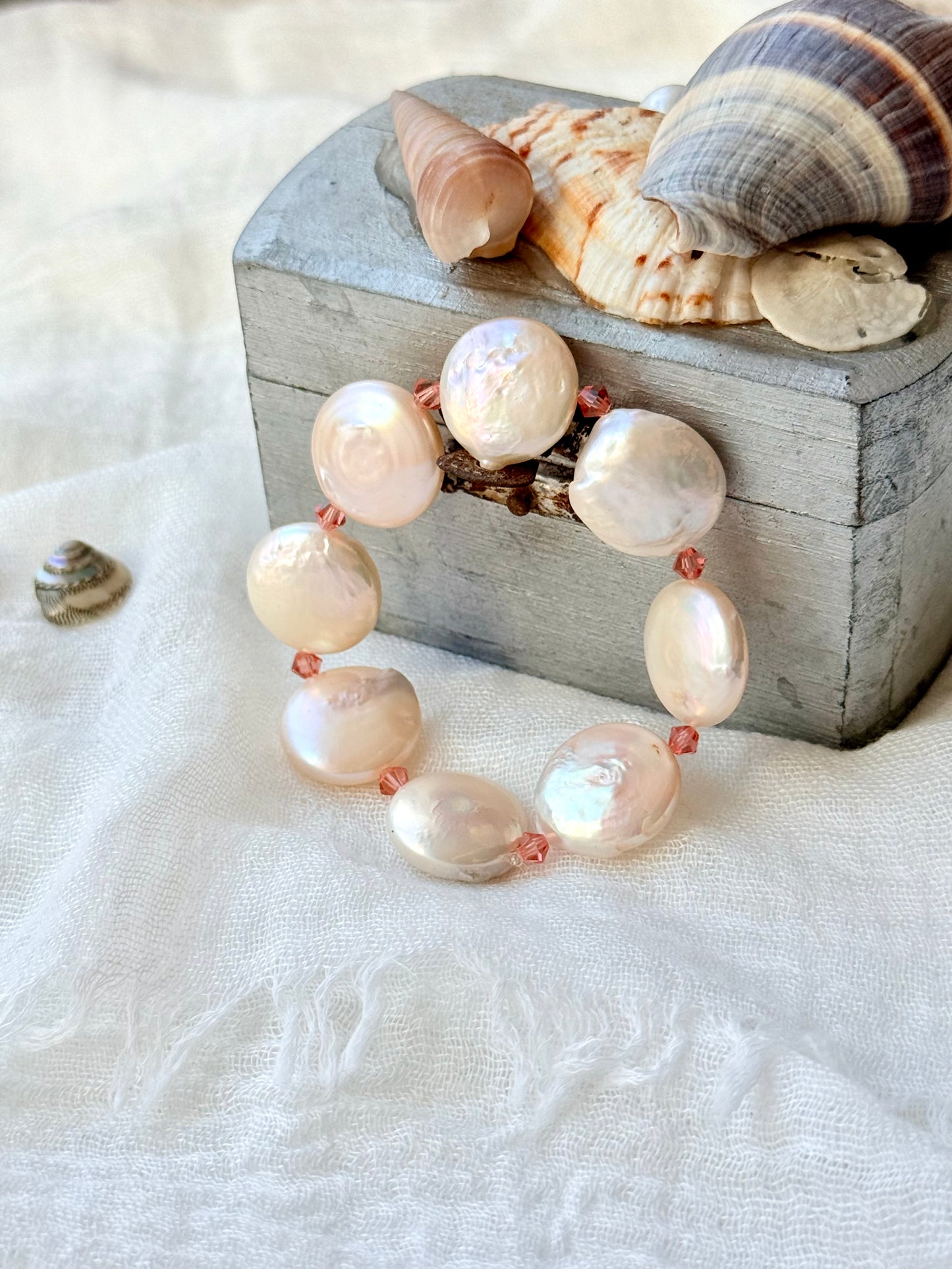 Round Natural Pearls Bracelet with Swarovski Spacers