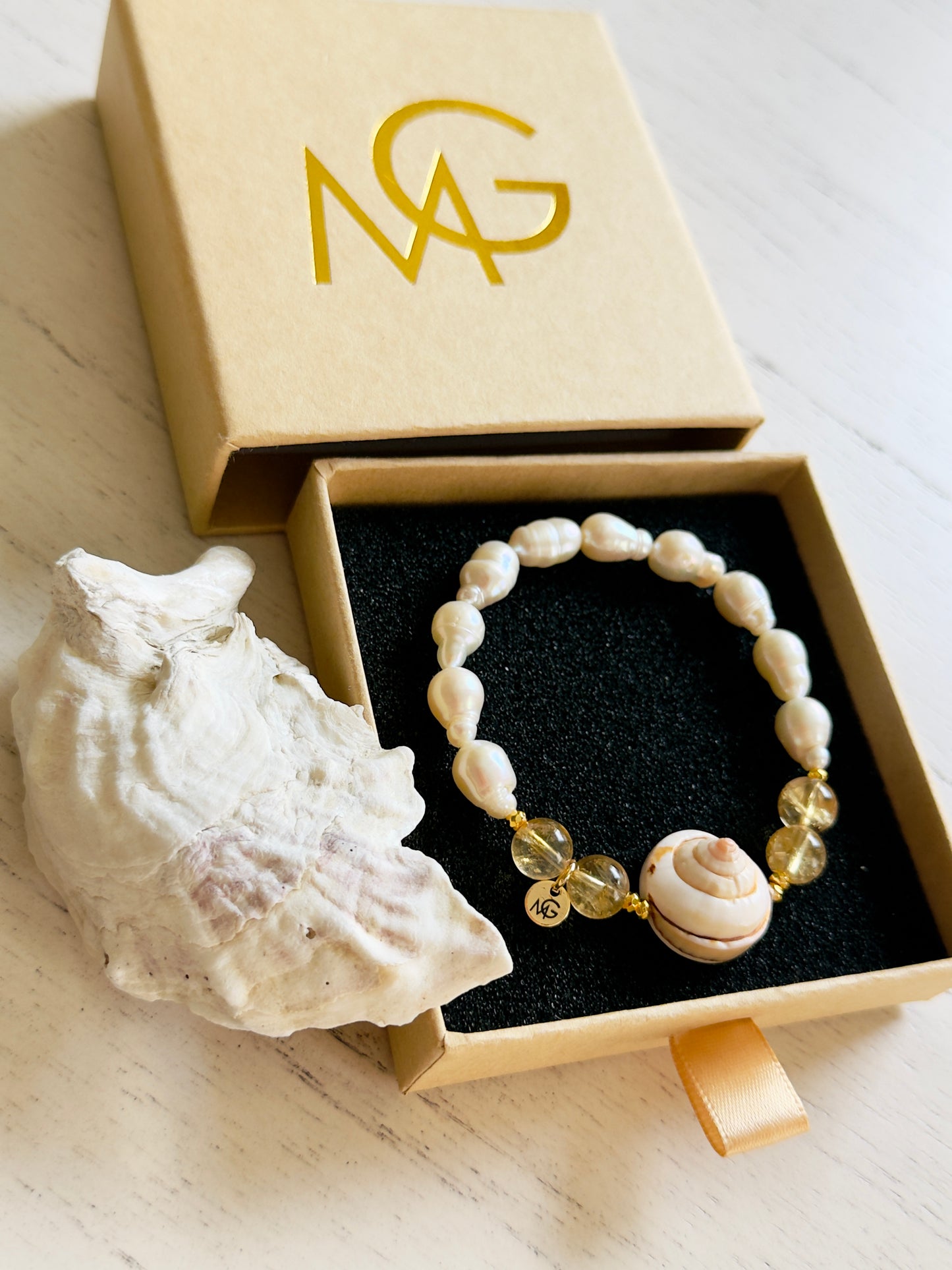 Natural Pearl - High Quality Citrine - Natural Shell Bracelet