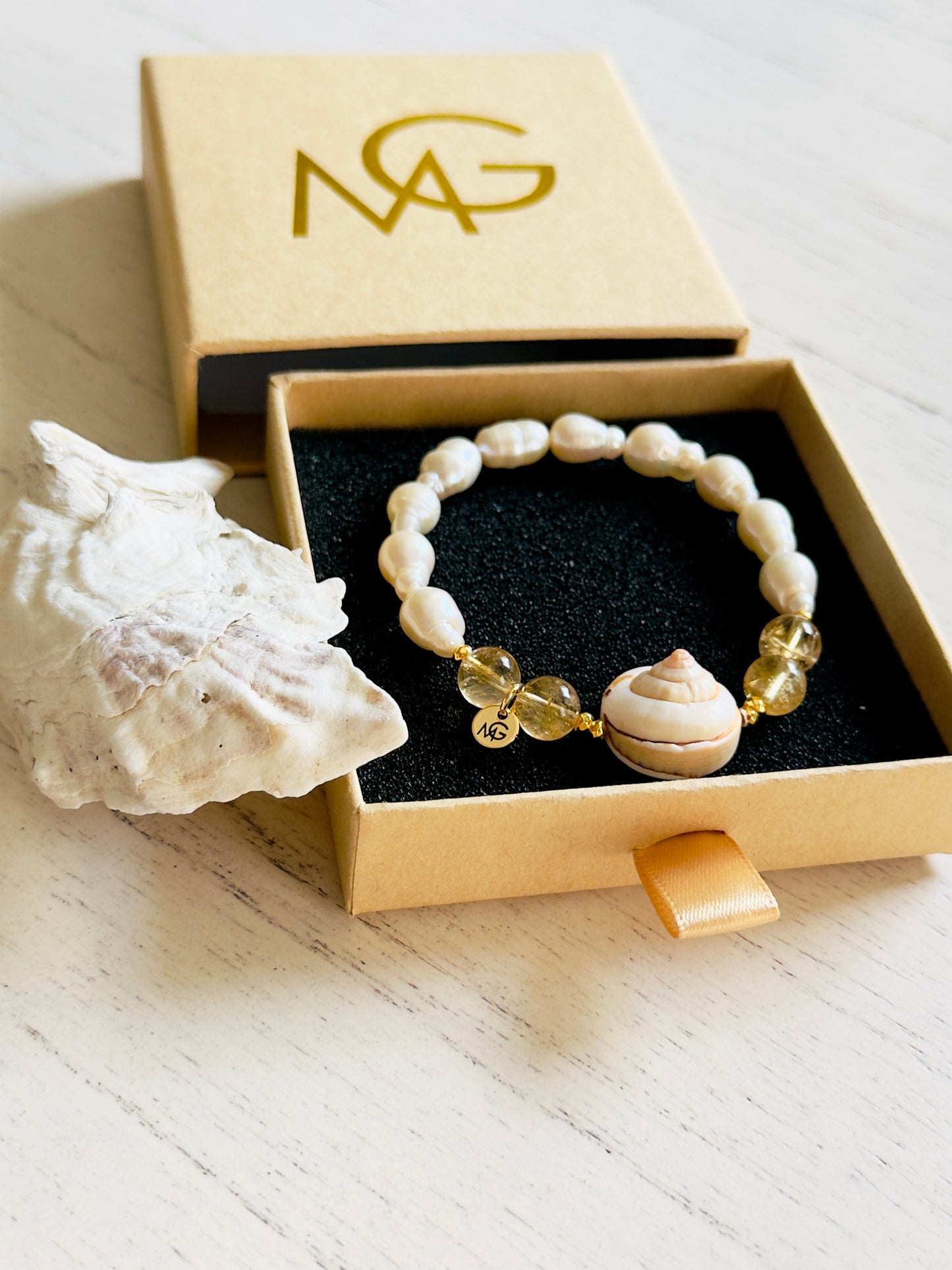Natural Pearl - High Quality Citrine - Natural Shell Bracelet