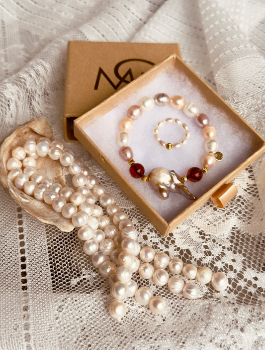 Natural Colored Pearls - Natural Amber Bracelet + Natural Pearl Ring Set