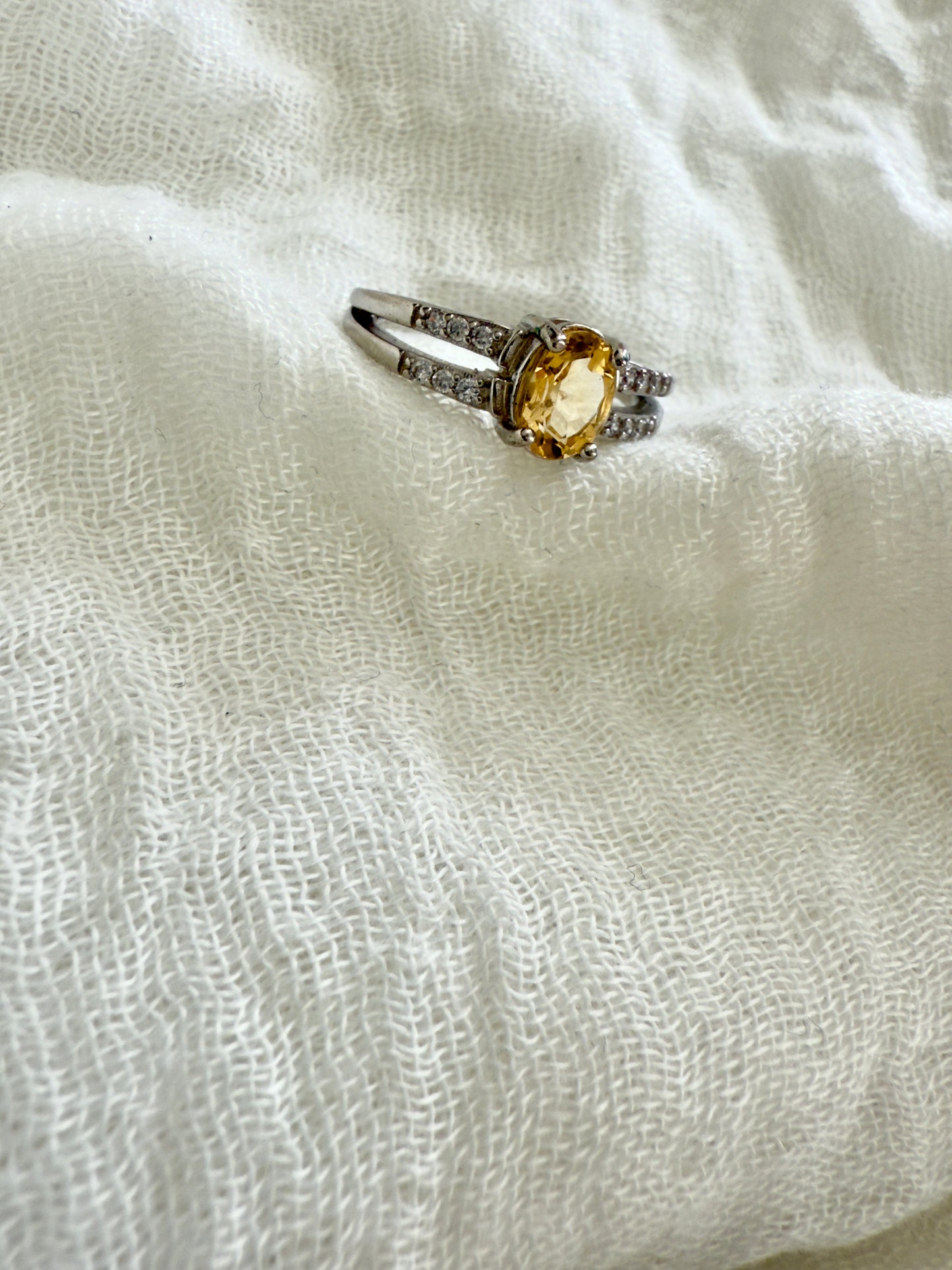 Woman's Design Citrine Ring Silver Stirling