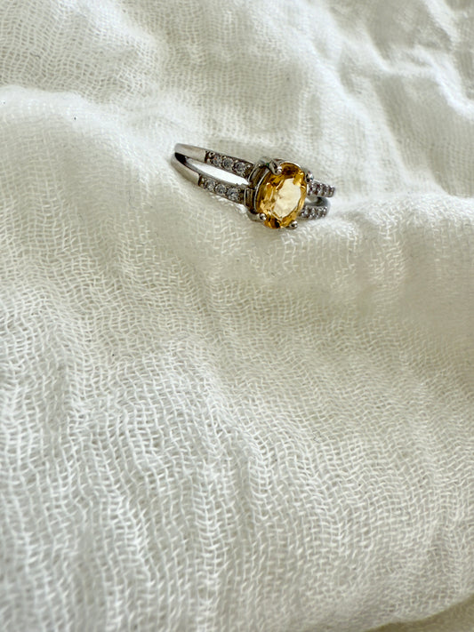 Woman's Design Citrine Ring Silver Stirling
