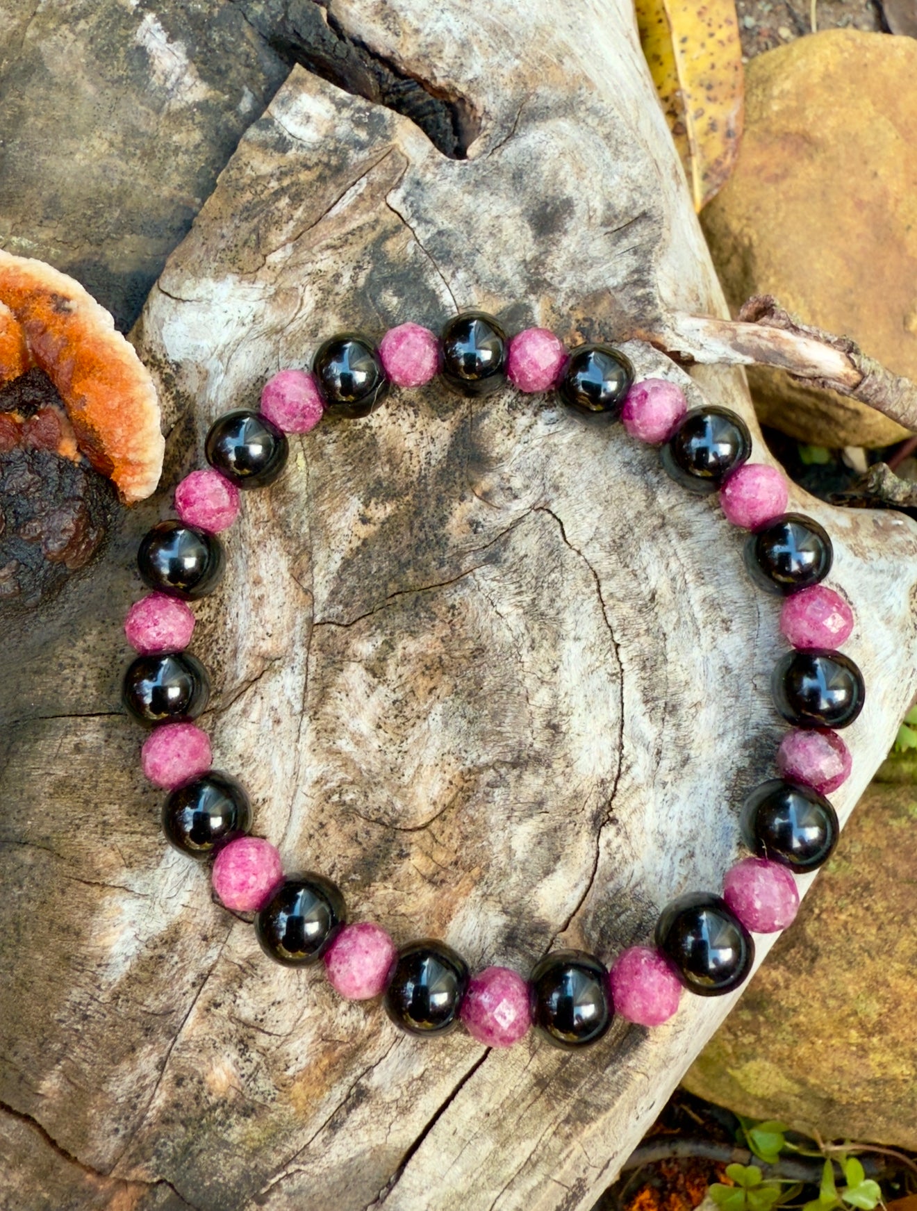 *The New Design Of 2025* Ruby-Black Agate Bracelet