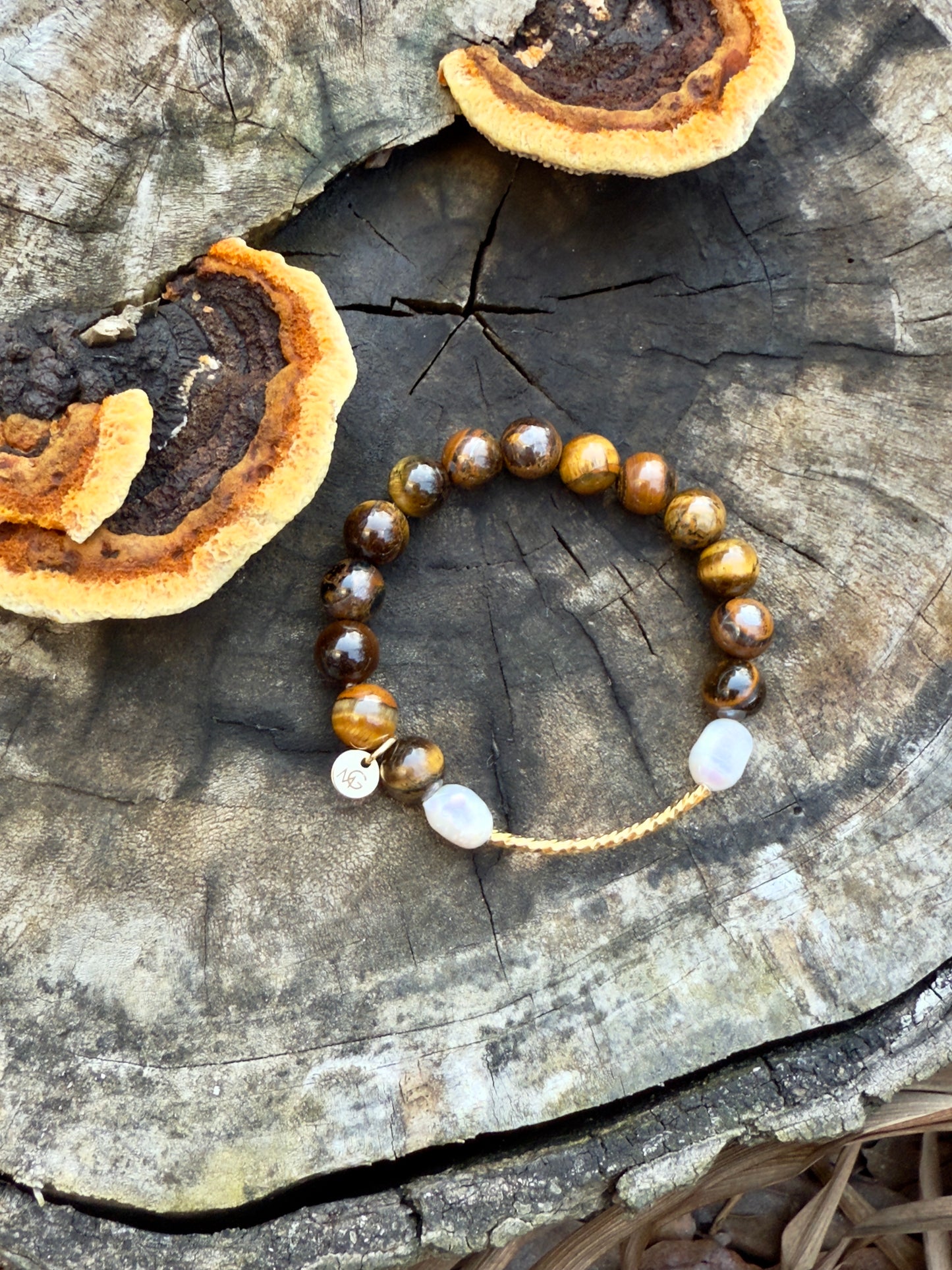 Tiger Eye - Freshwater Pearl Bracelet With Metal Curve