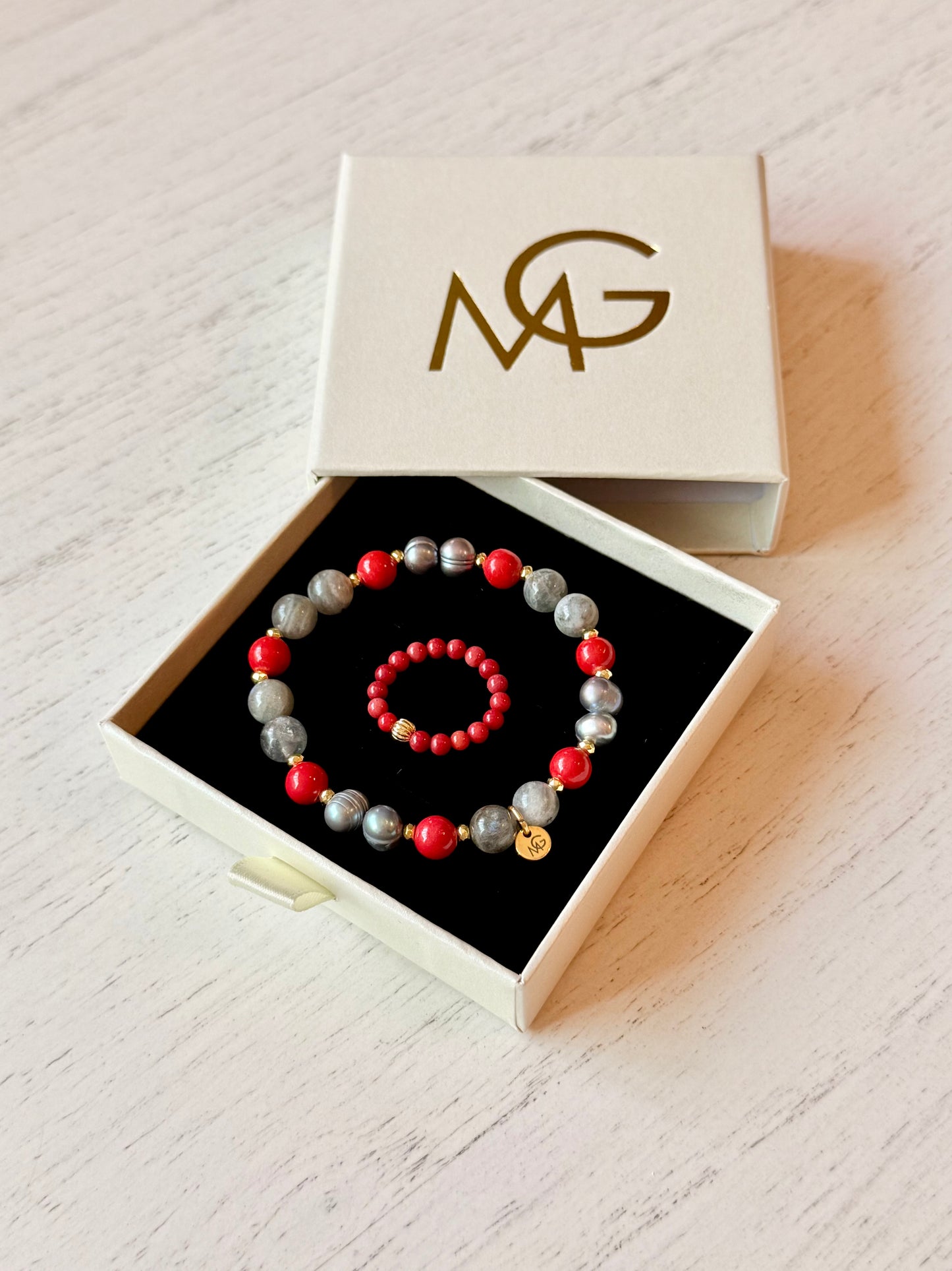 Natural Gray Pearl - Natural Coral - Labradorite