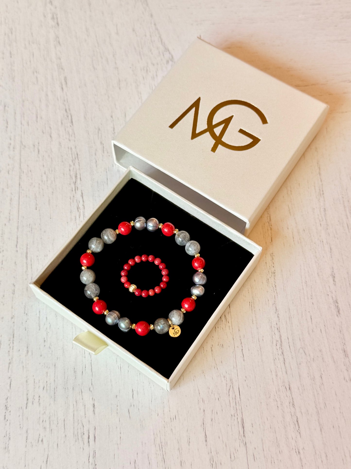 Natural Gray Pearl - Natural Coral - Labradorite