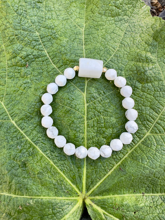 Howlite-Moonstone Bracelet