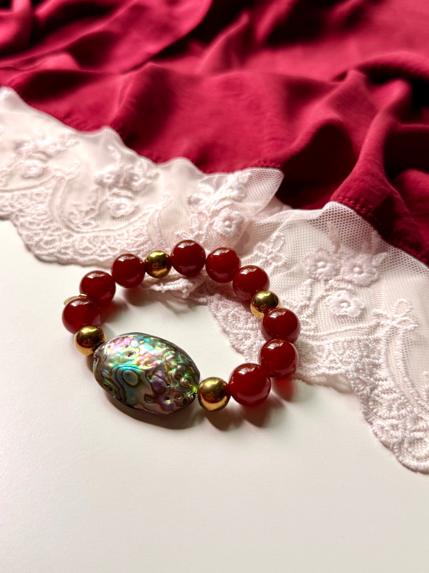 Red Agate - Shell Bracelet with Hematite Spacers