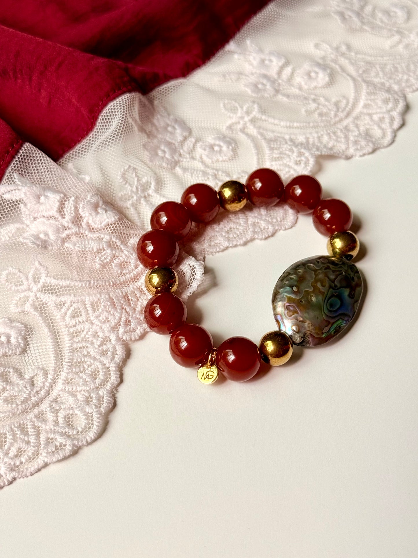Red Agate - Shell Bracelet with Hematite Spacers