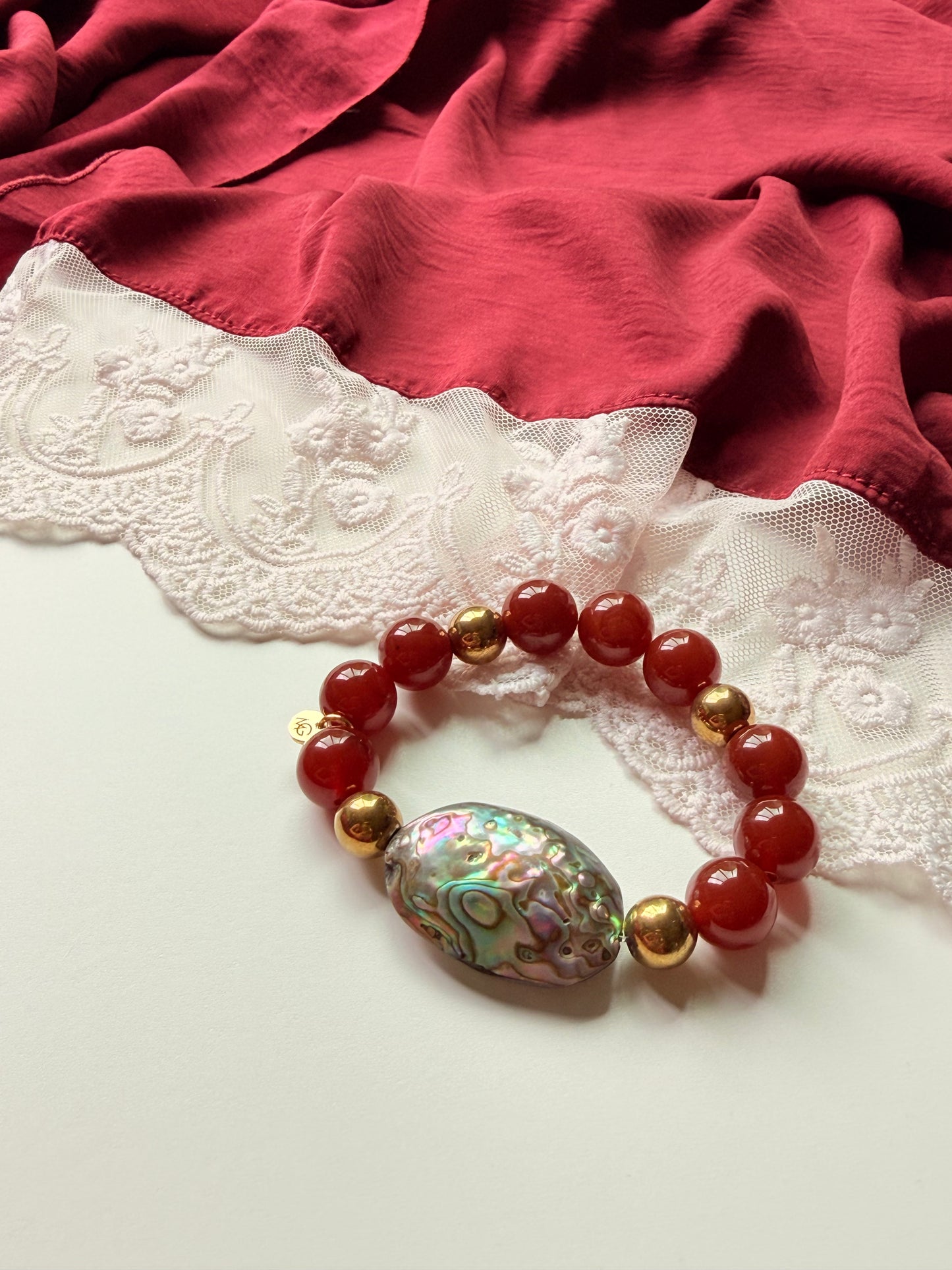 Red Agate - Shell Bracelet with Hematite Spacers