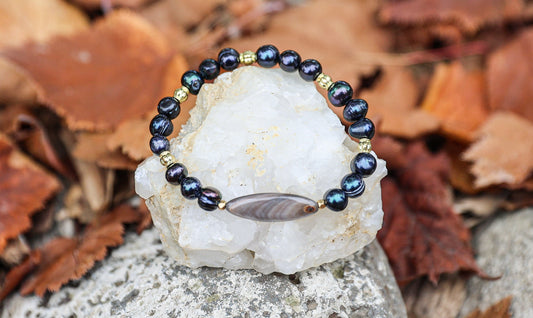Black Pearl-Shell Bracelet